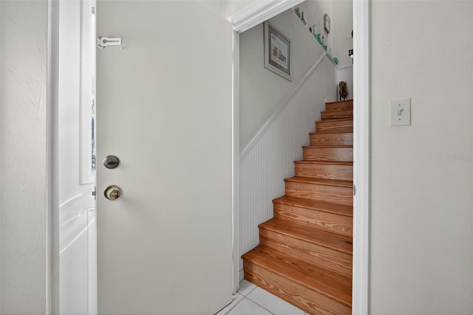 Image 32 of 68 For 923 Locust Street