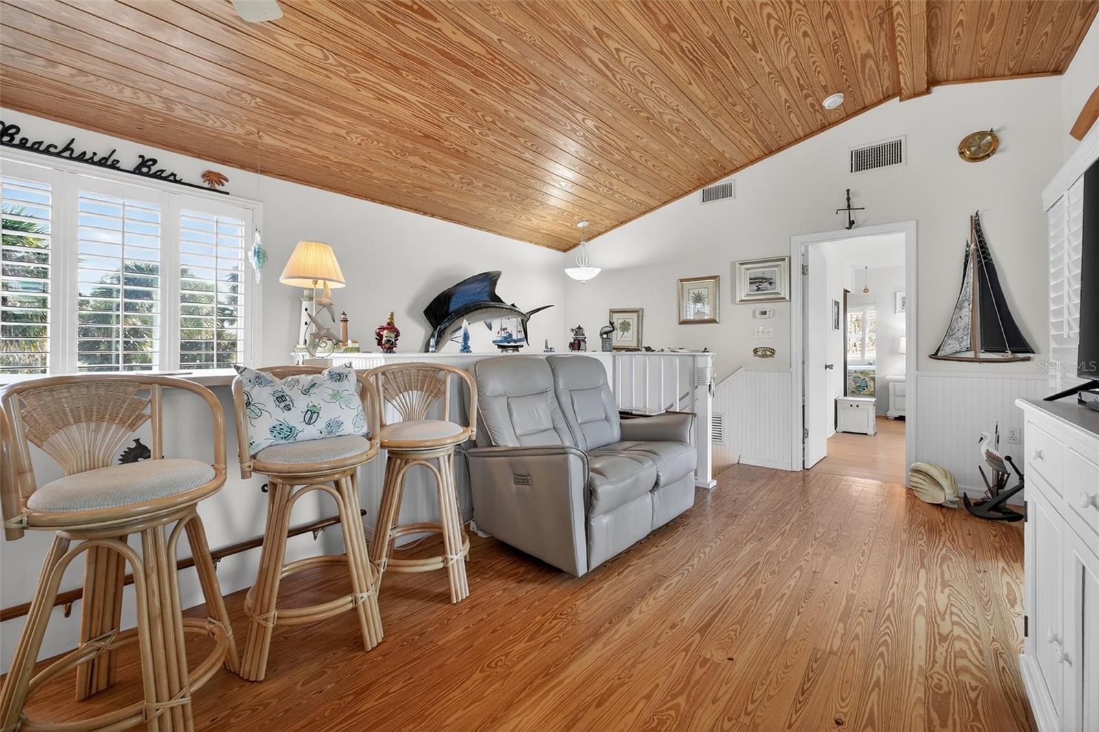 Image 35 of 68 For 923 Locust Street