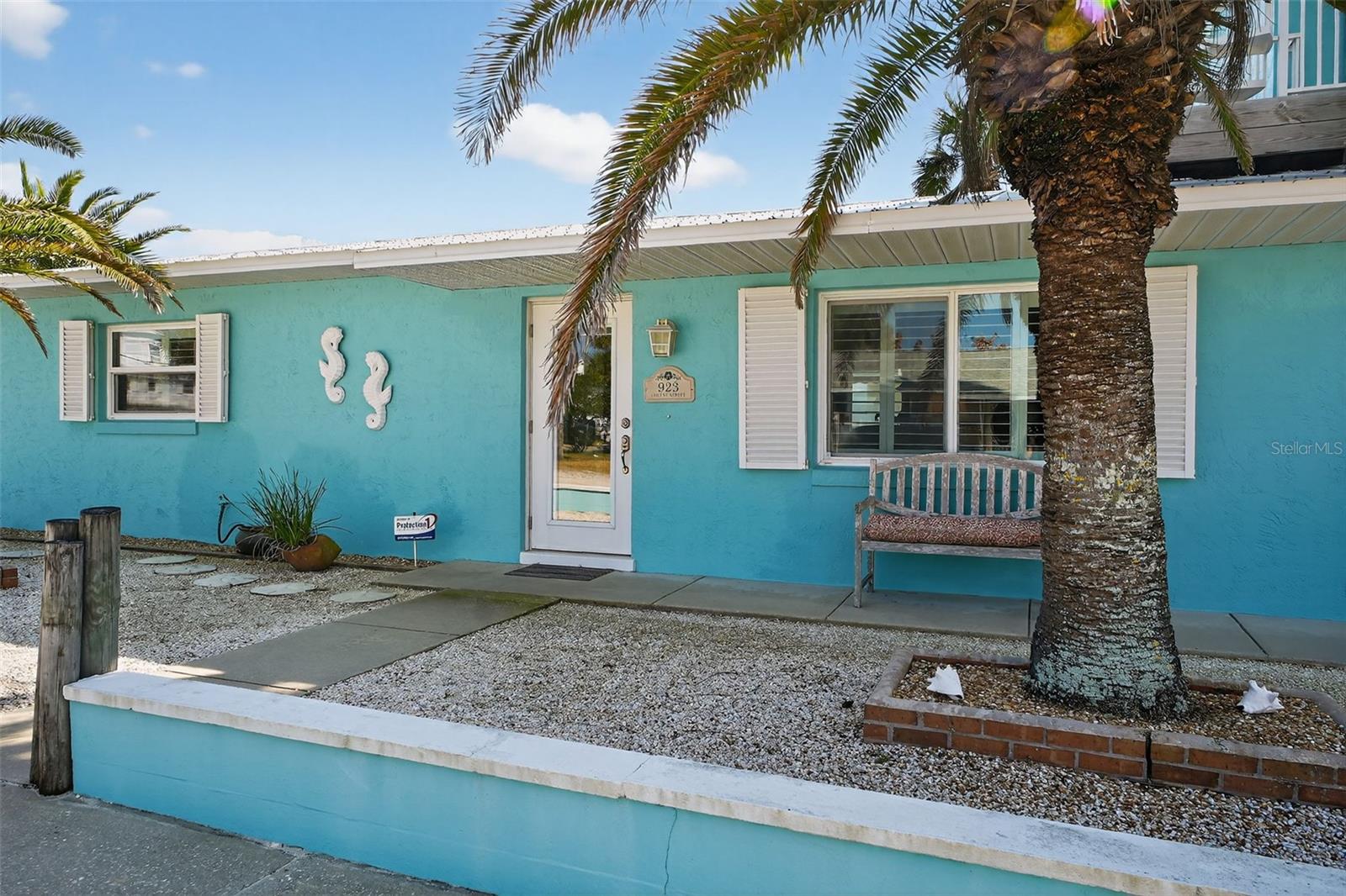 Image 42 of 68 For 923 Locust Street