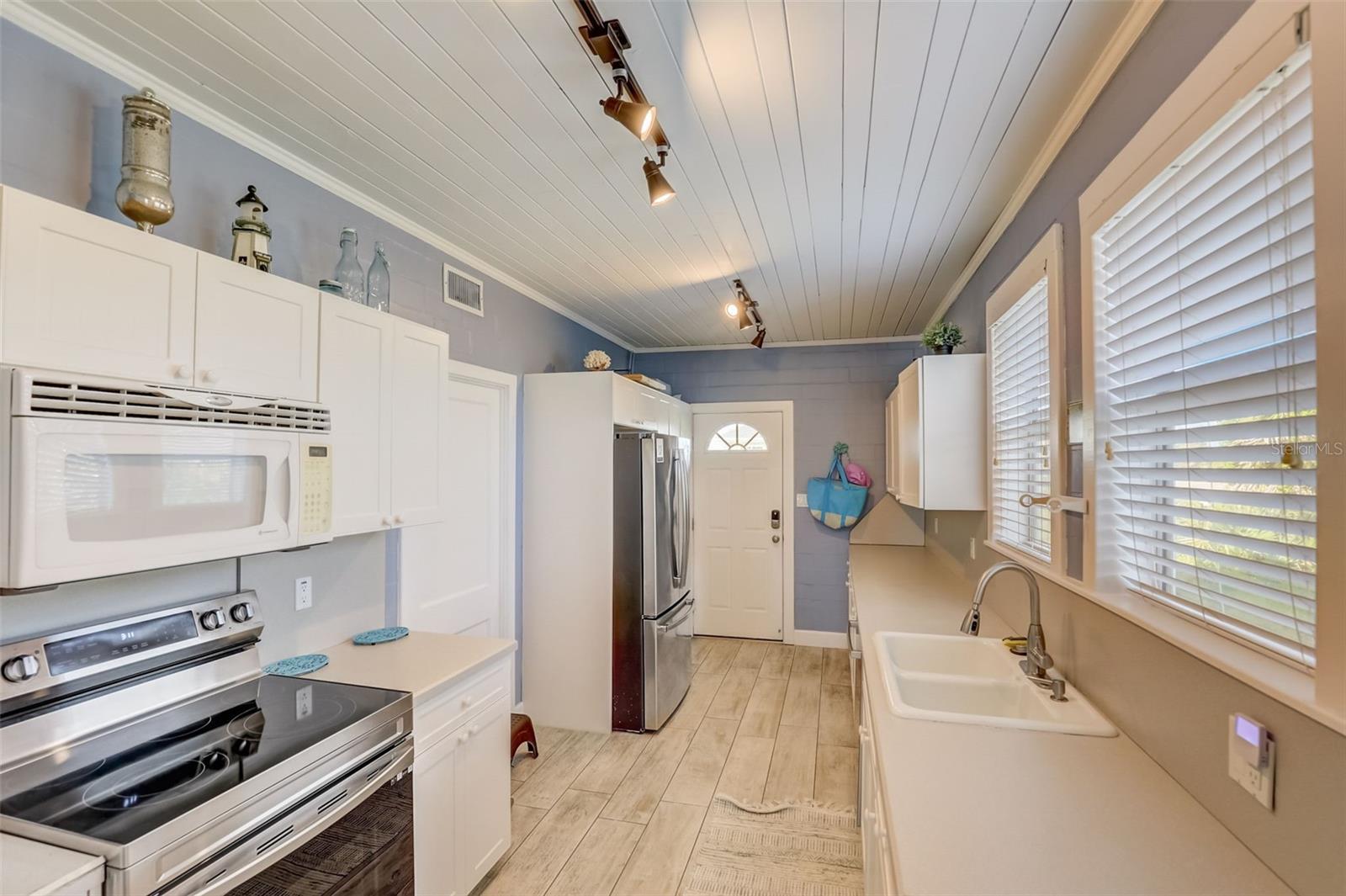 Image 34 of 59 For 2101 Hill Street