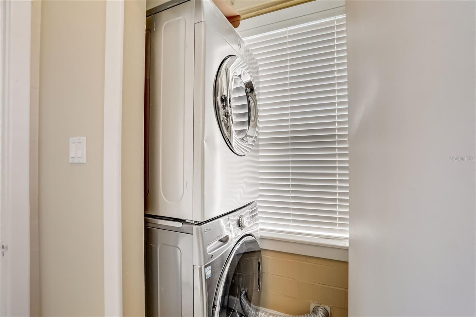 Image 40 of 59 For 2101 Hill Street