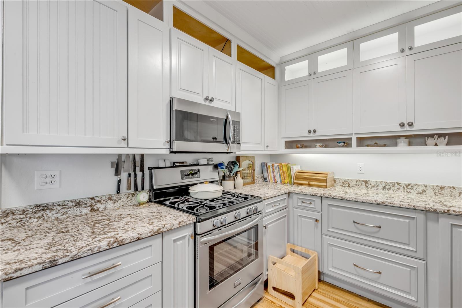 Image 25 of 72 For 3054 Dixie Freeway