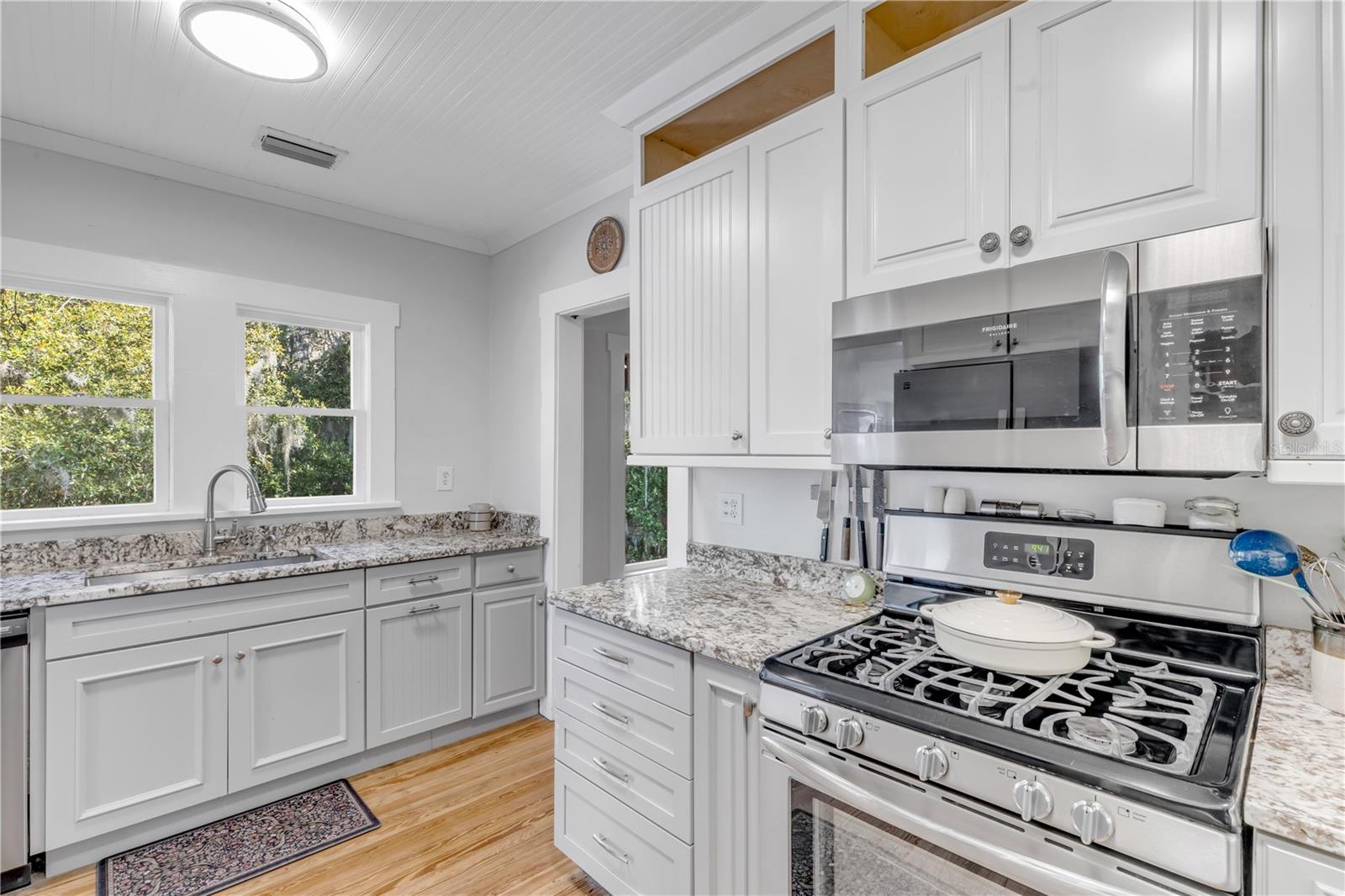 Image 30 of 72 For 3054 Dixie Freeway