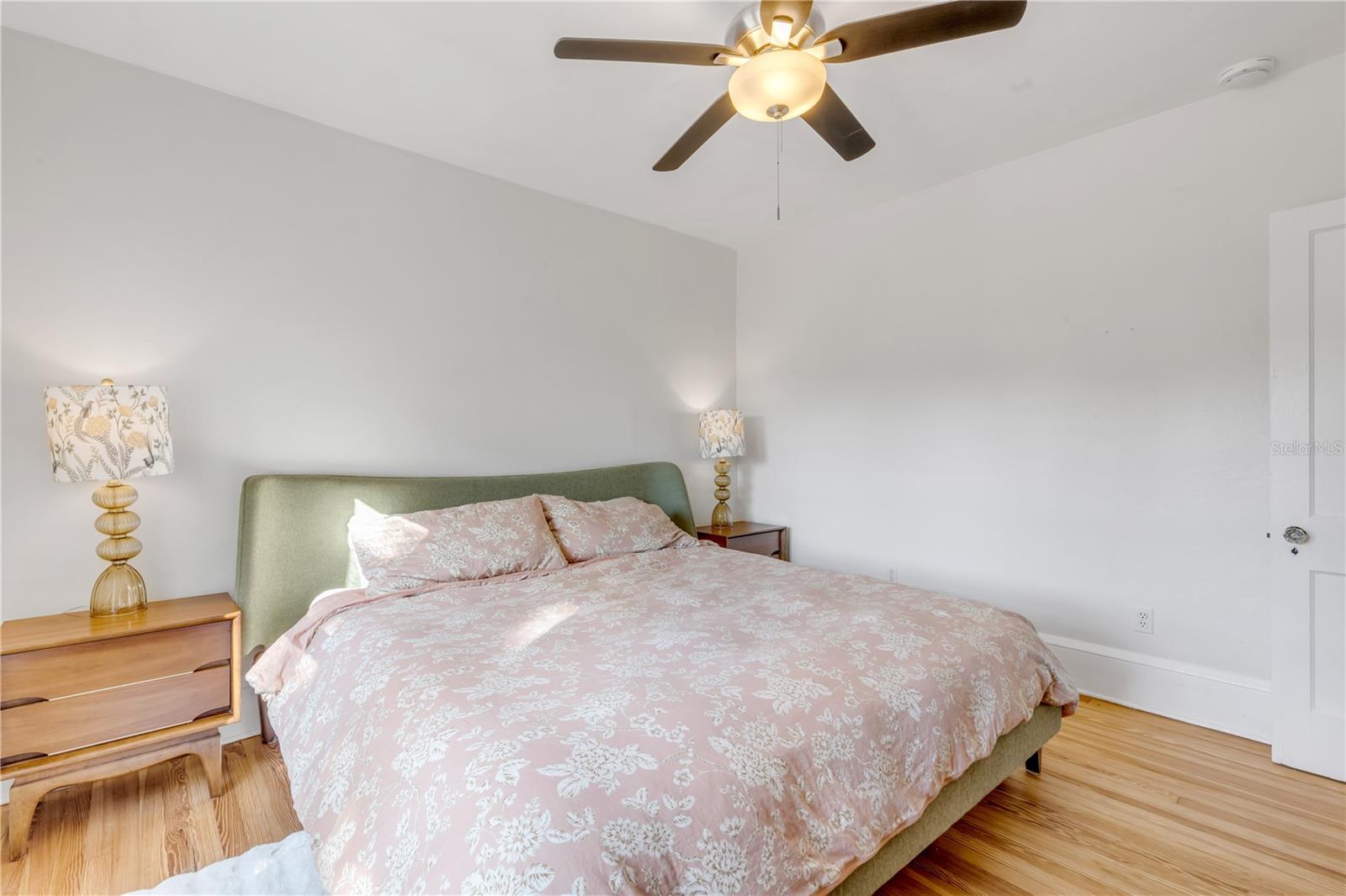 Image 32 of 72 For 3054 Dixie Freeway