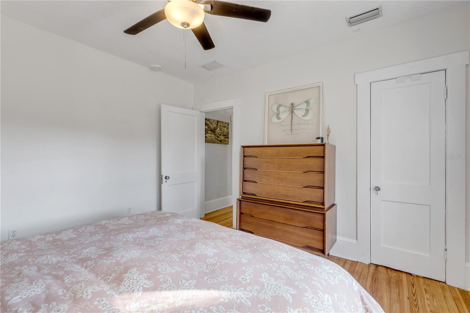 Image 33 of 72 For 3054 Dixie Freeway