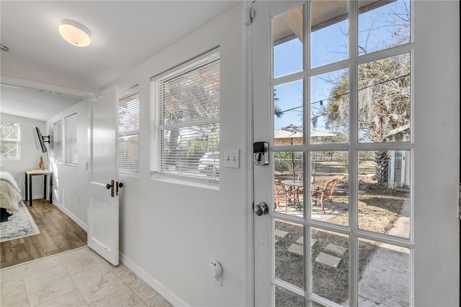 Image 36 of 72 For 3054 Dixie Freeway