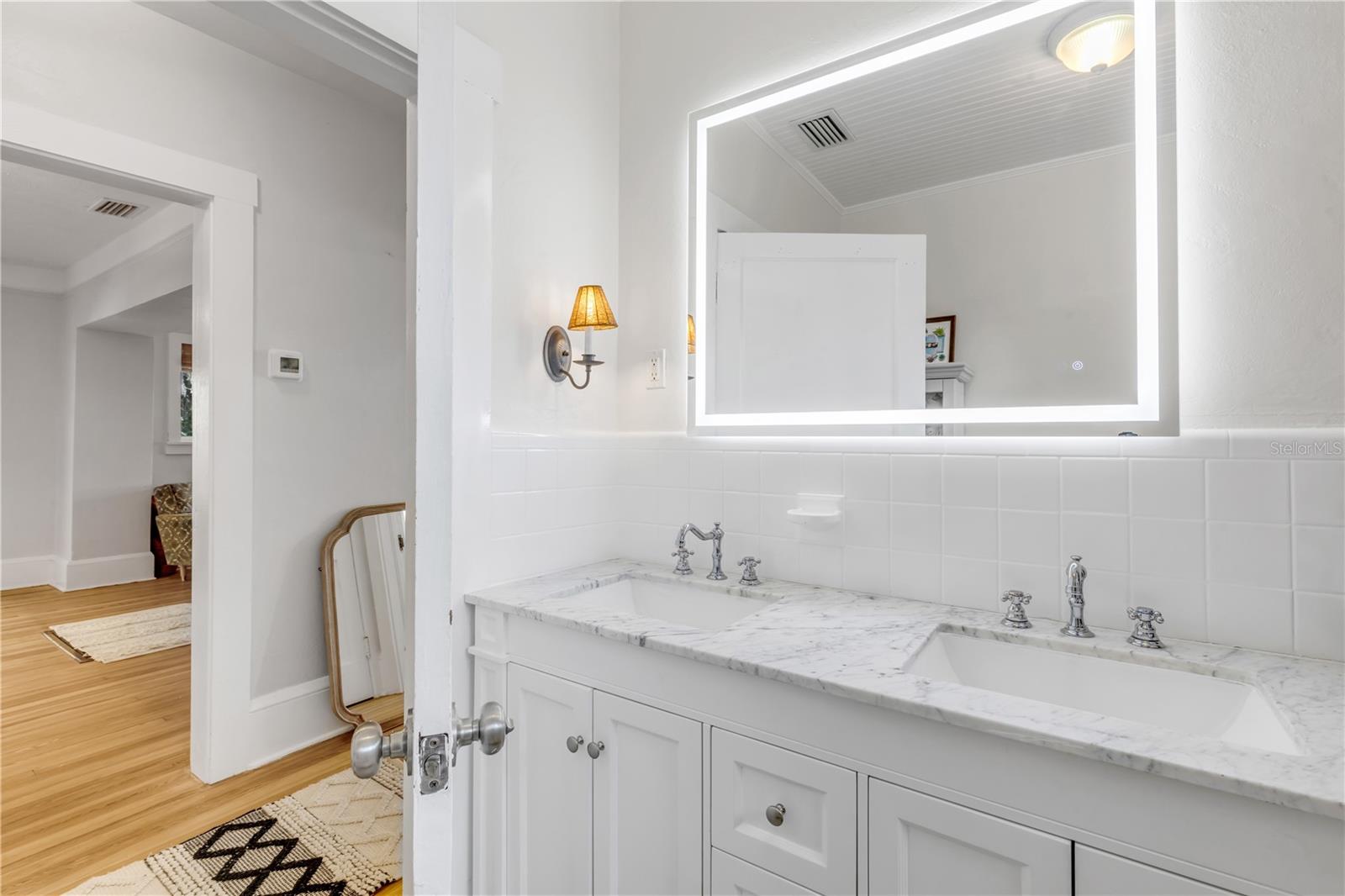 Image 38 of 72 For 3054 Dixie Freeway