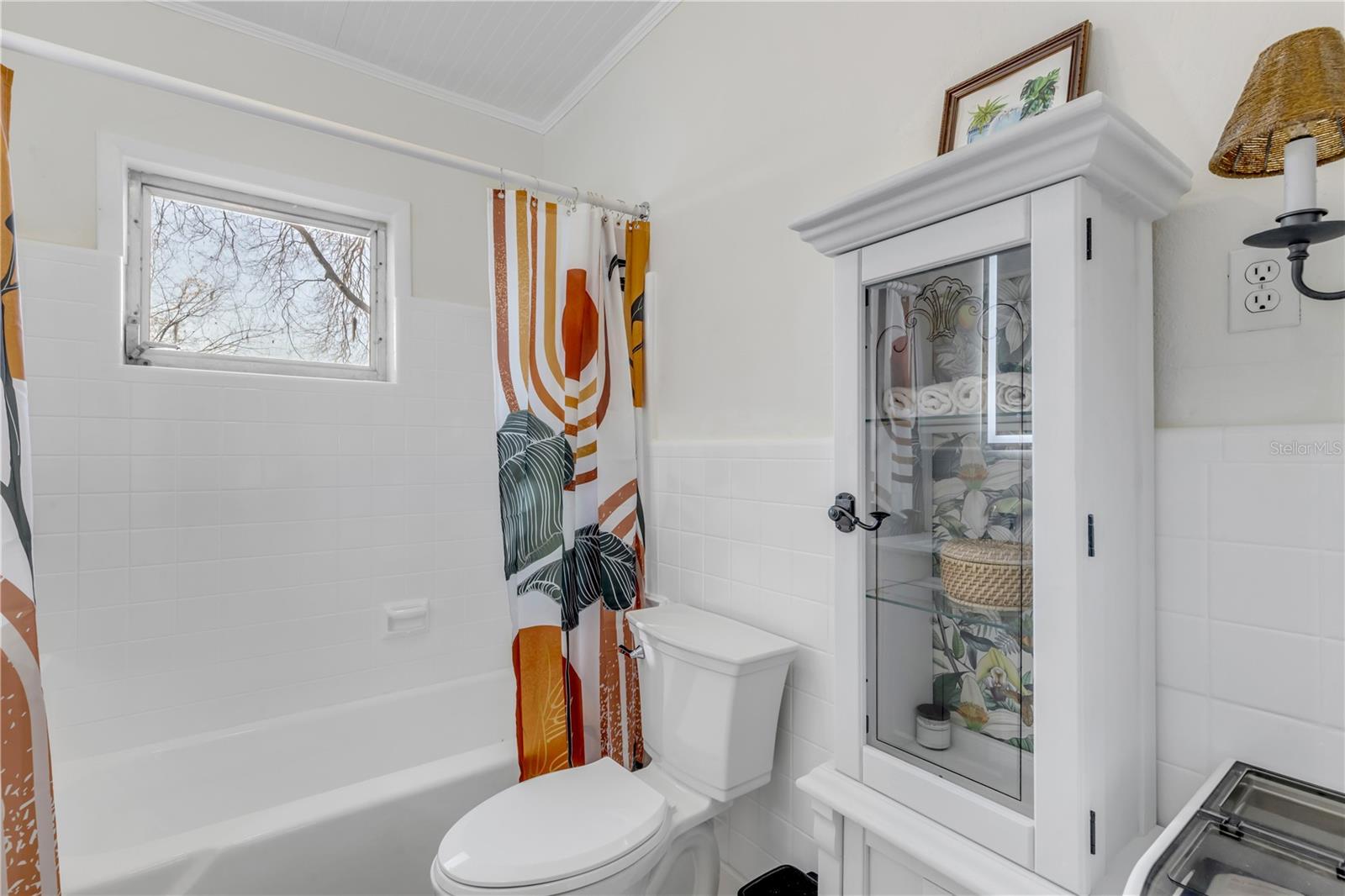 Image 40 of 72 For 3054 Dixie Freeway