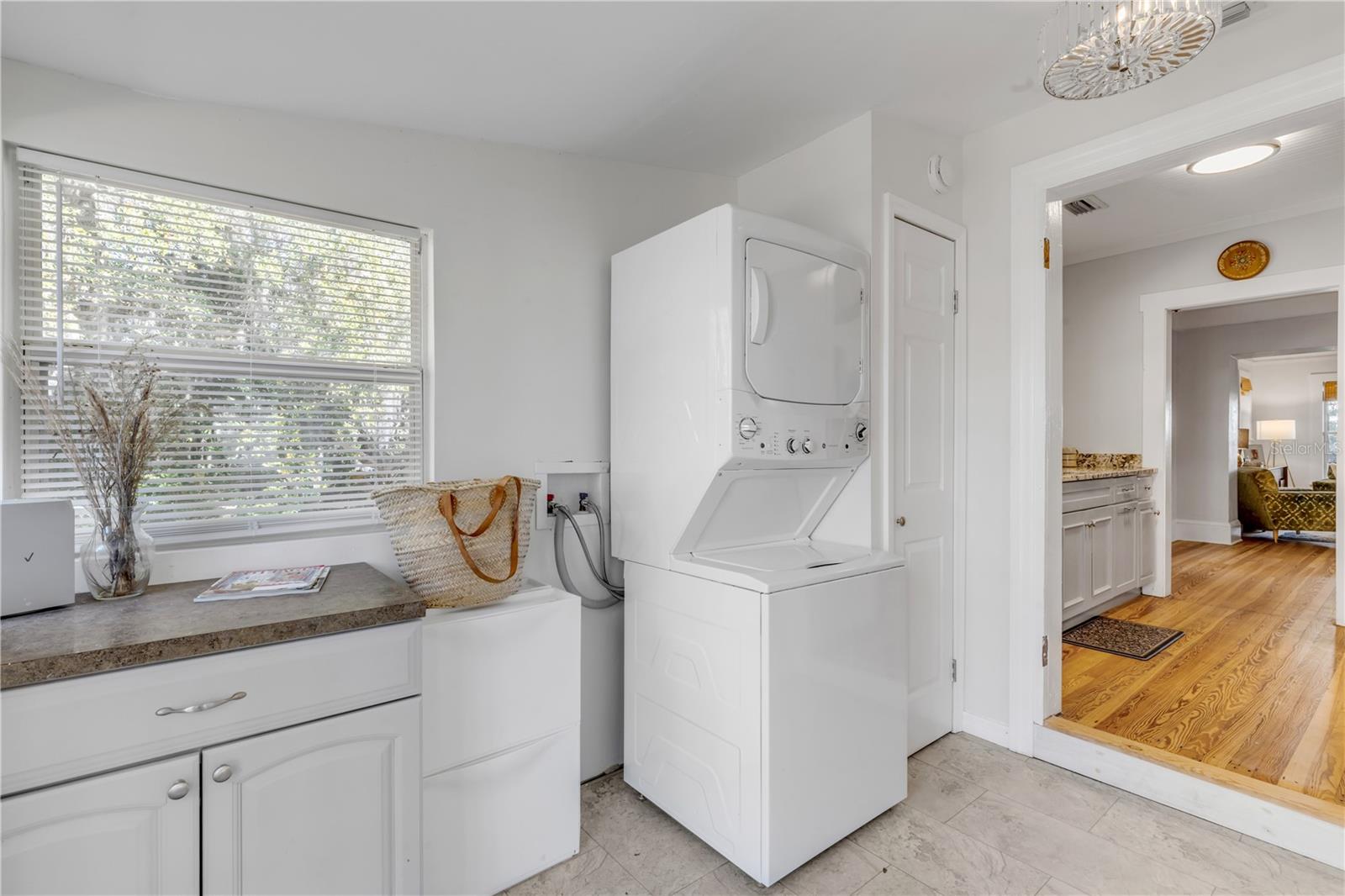 Image 44 of 72 For 3054 Dixie Freeway