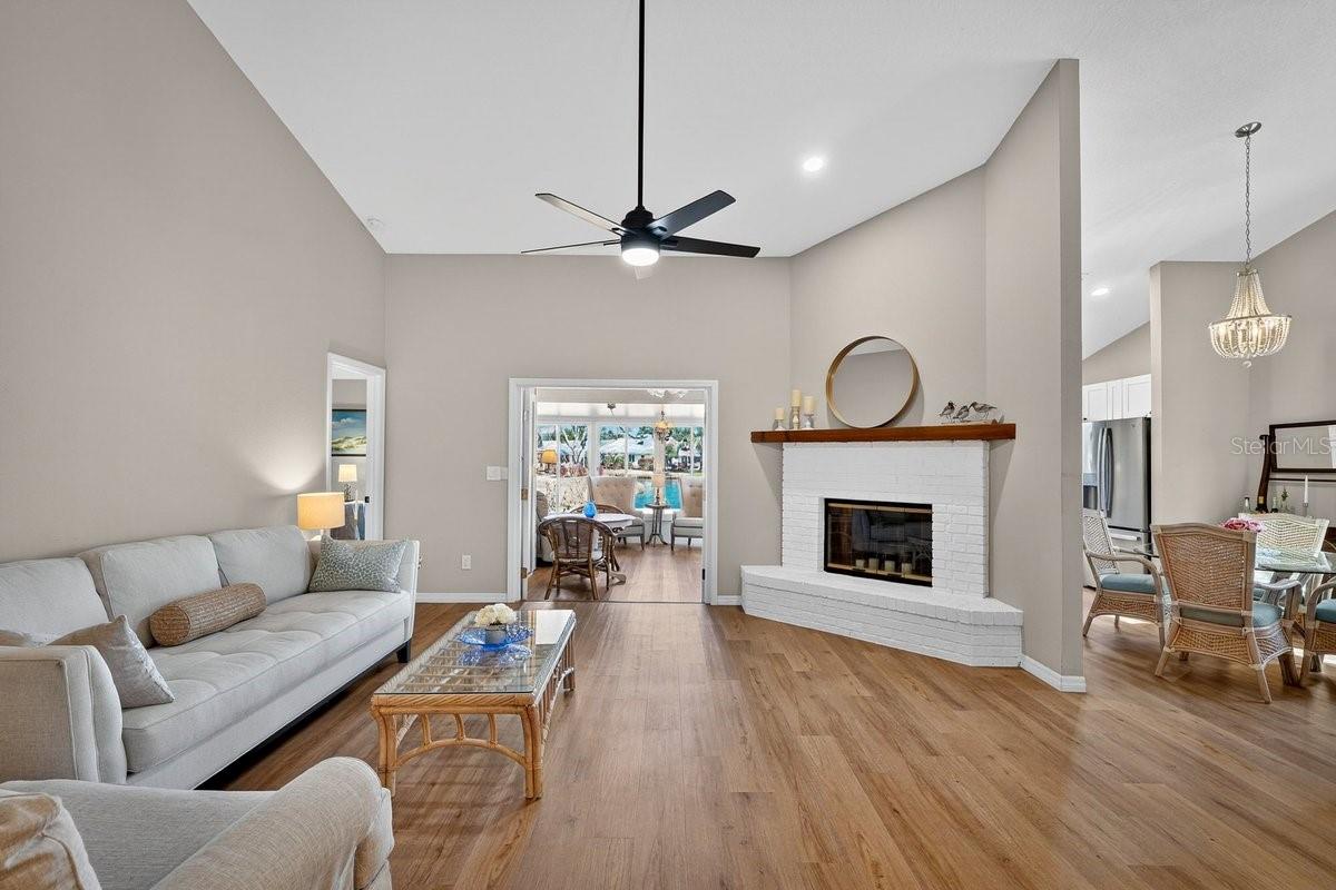 Image 24 of 55 For 701 Pine Shores Circle