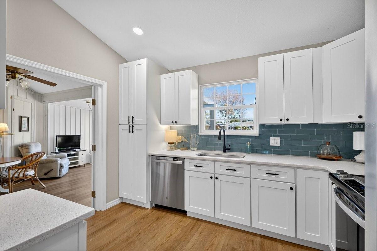 Image 33 of 55 For 701 Pine Shores Circle