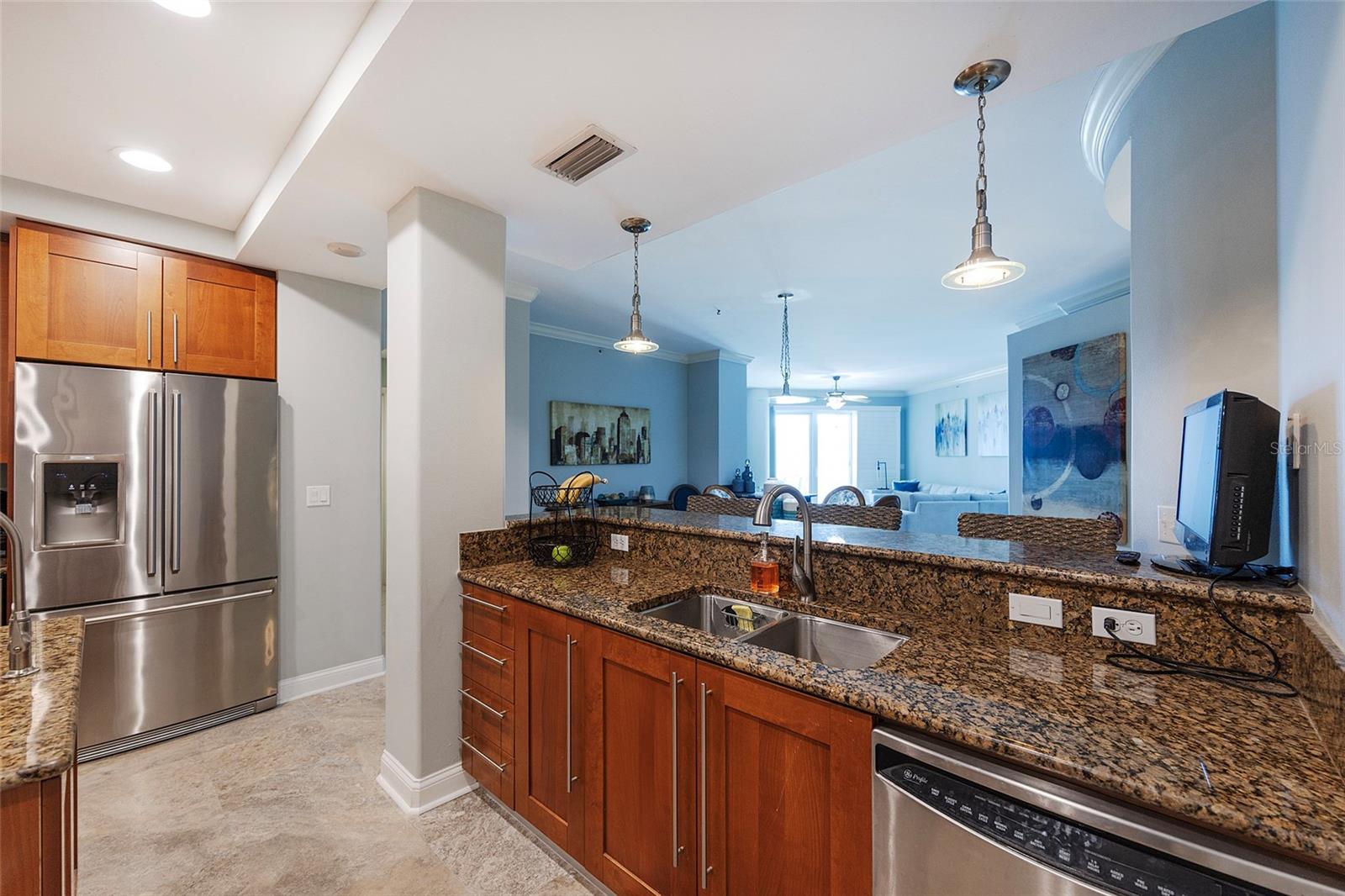 Image 47 of 62 For 3703 Atlantic Avenue 505