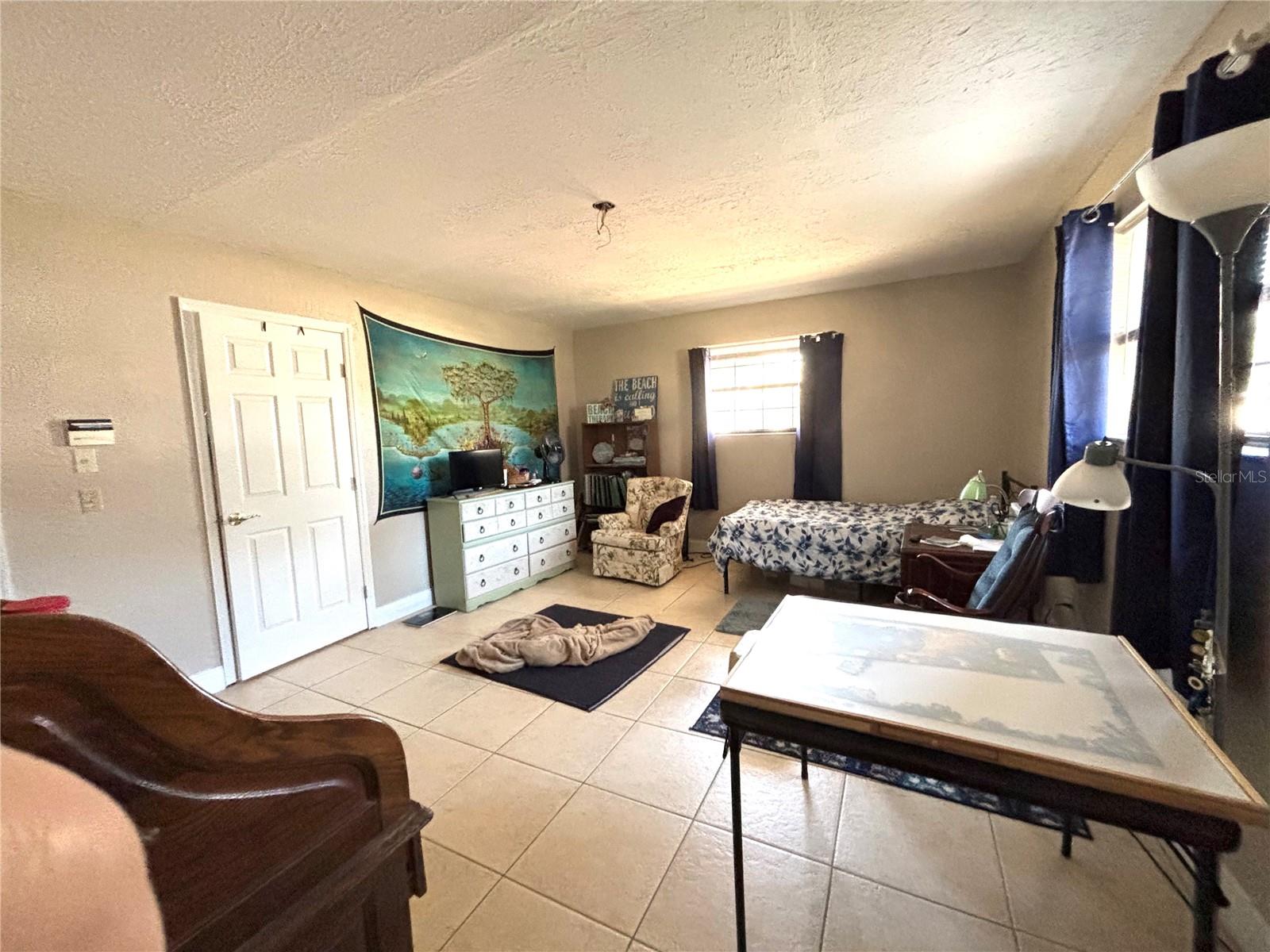 Image 7 of 24 For 6 Fairgreen Avenue