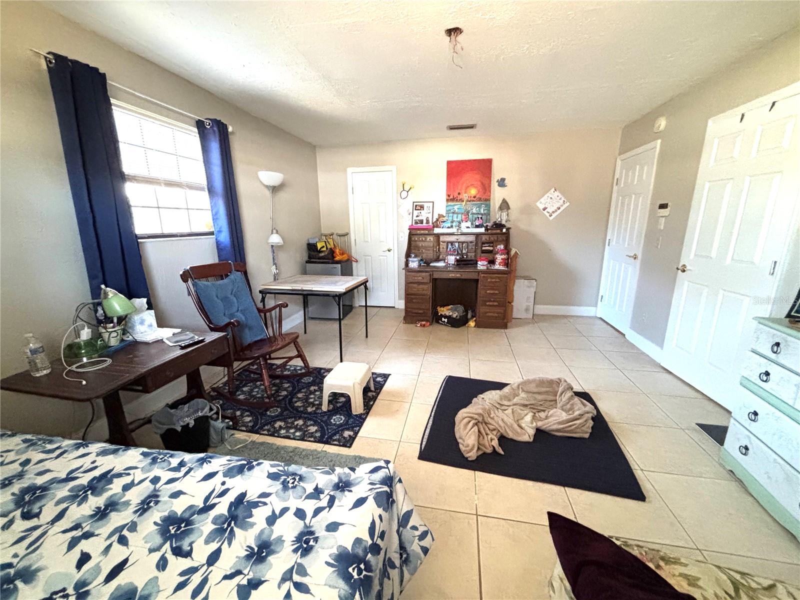 Image 8 of 24 For 6 Fairgreen Avenue