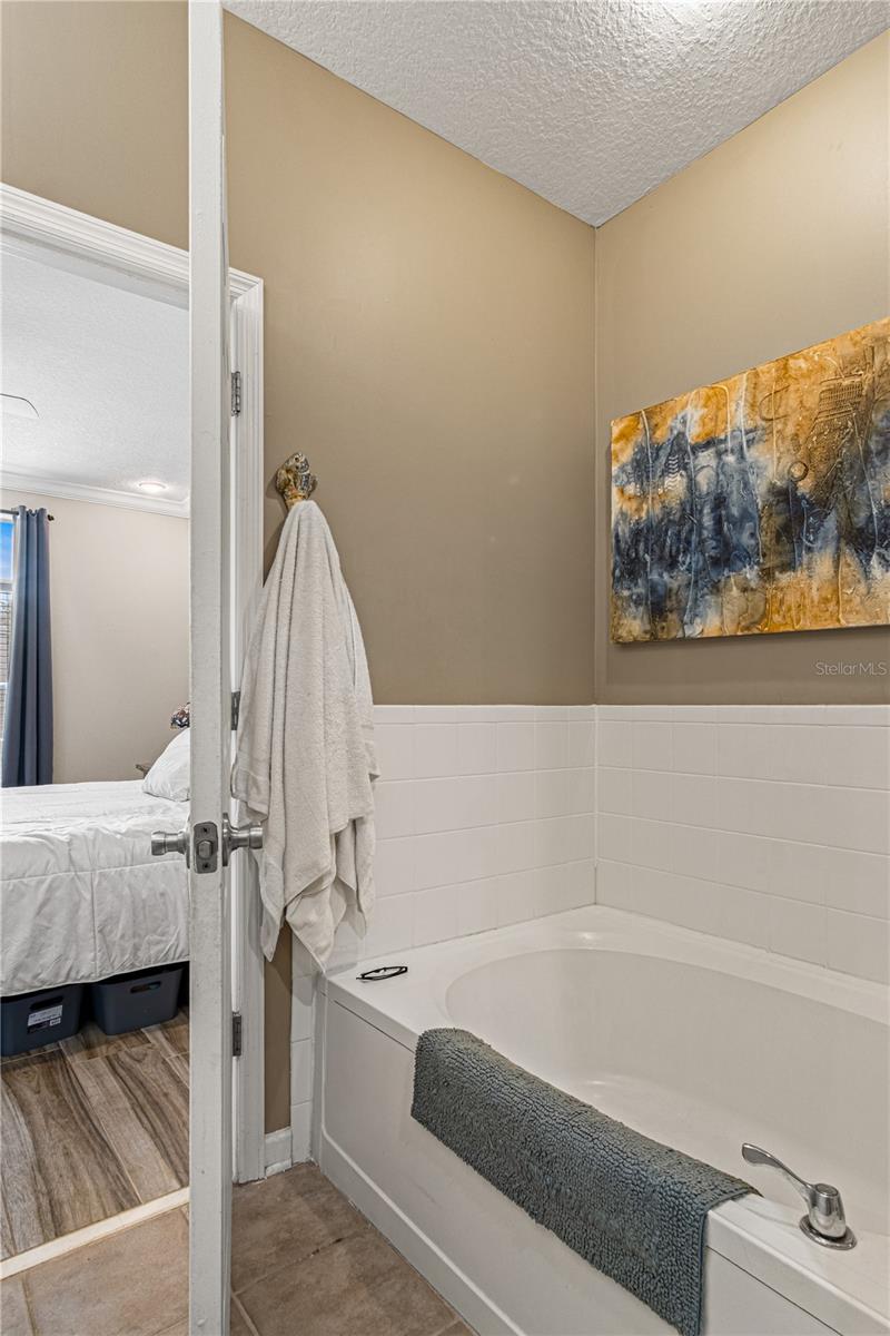 Image 9 of 57 For 1981 Turnbull Lakes Drive