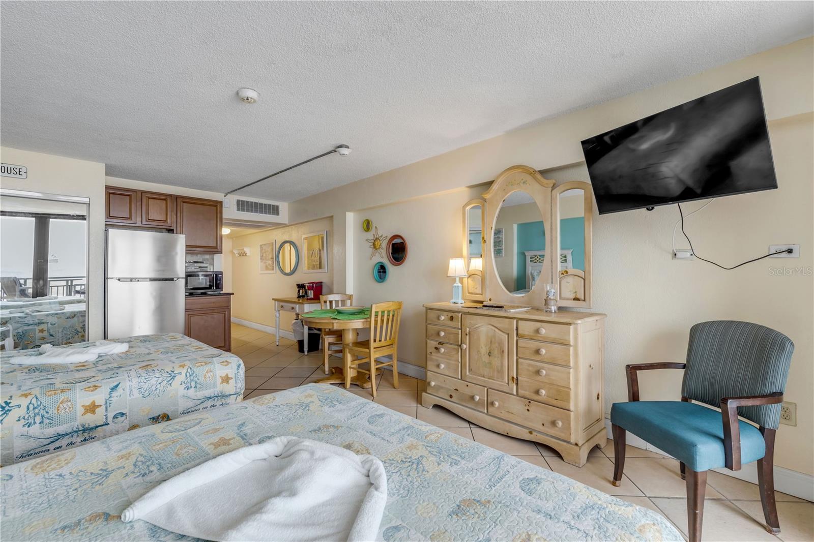 Image 7 of 29 For 2301 Atlantic Avenue 323