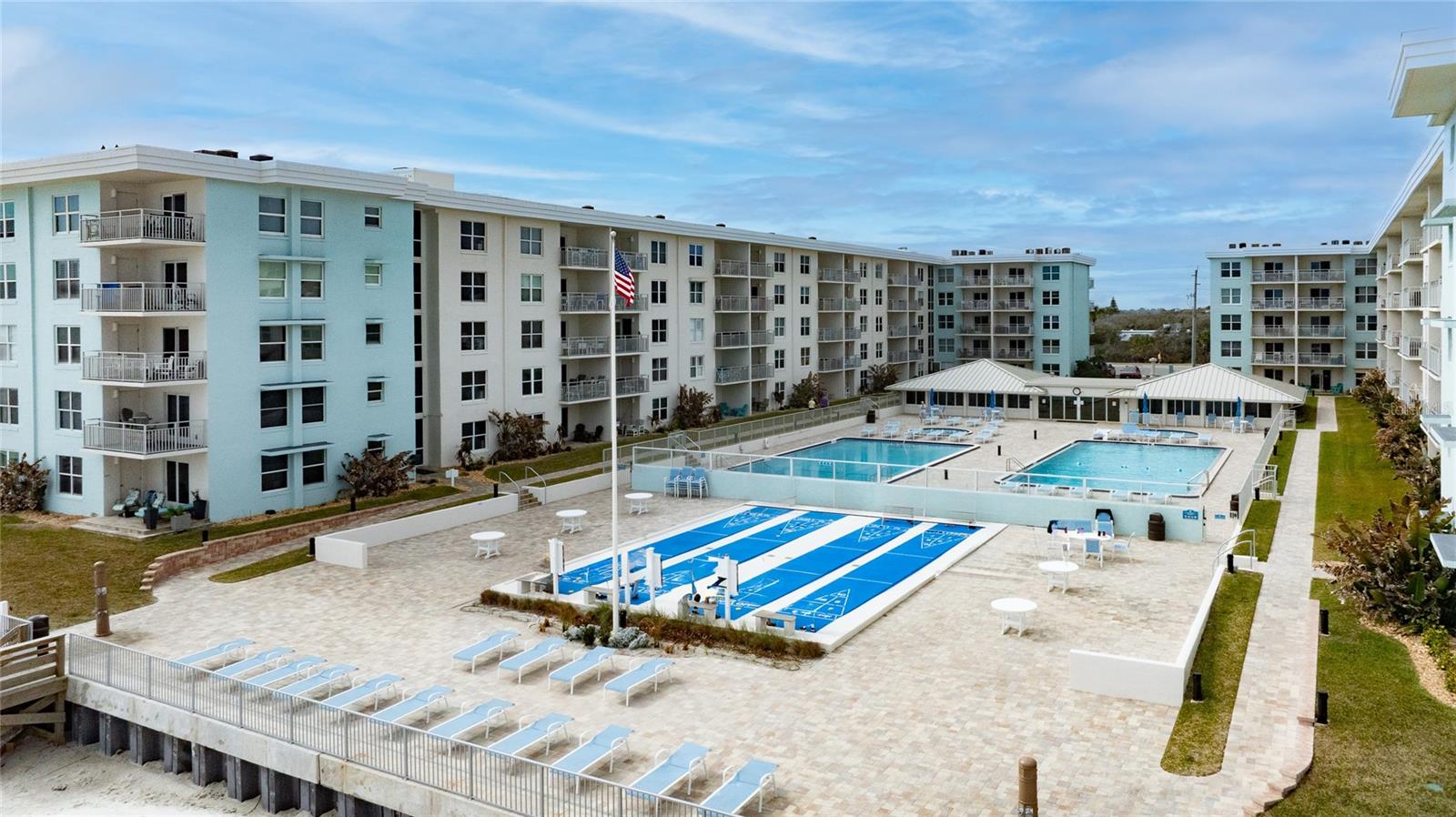 Image 4 of 34 For 4151 Atlantic Avenue 4070