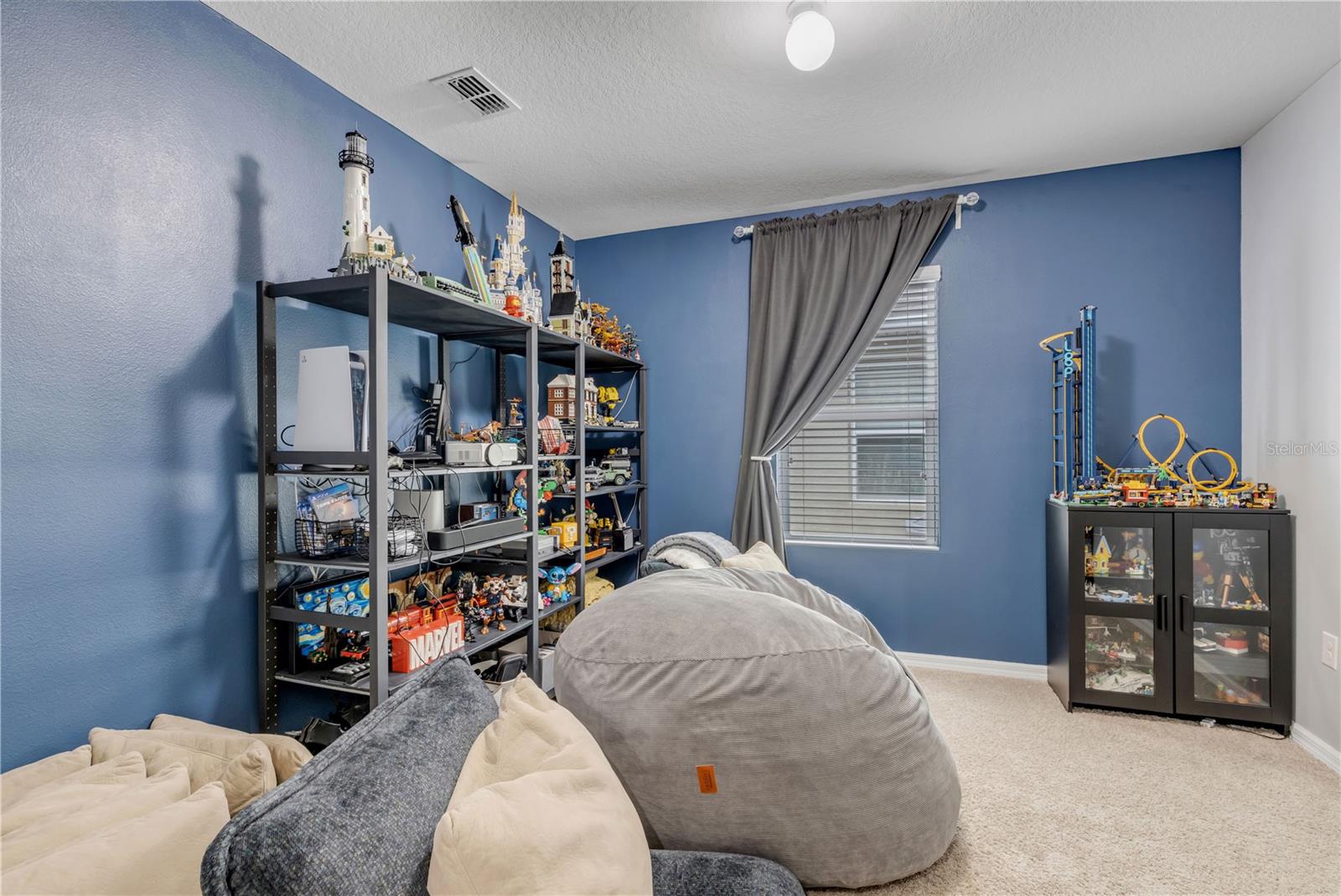 Image 24 of 32 For 402 Pink Coral Lane