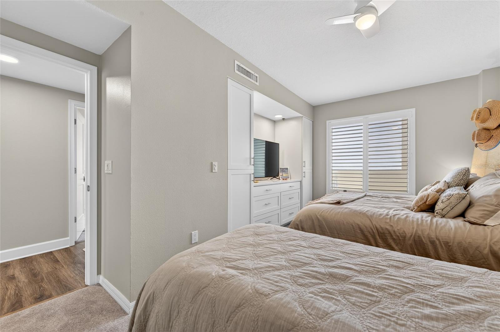 Image 18 of 41 For 4381 Atlantic Avenue 703