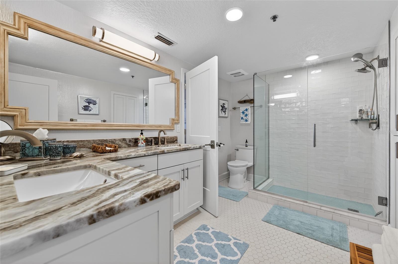 Image 19 of 41 For 4381 Atlantic Avenue 703