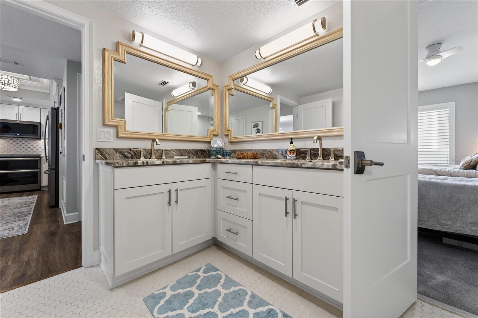 Image 21 of 41 For 4381 Atlantic Avenue 703