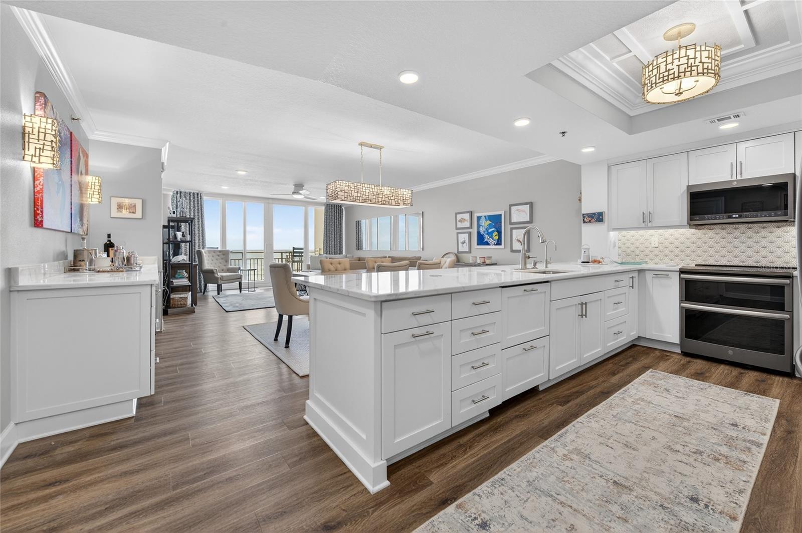 Image 3 of 41 For 4381 Atlantic Avenue 703