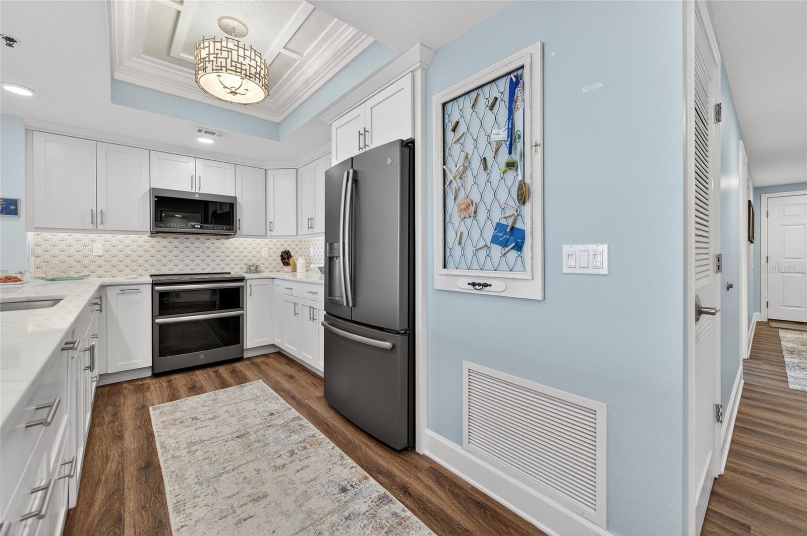 Image 5 of 41 For 4381 Atlantic Avenue 703