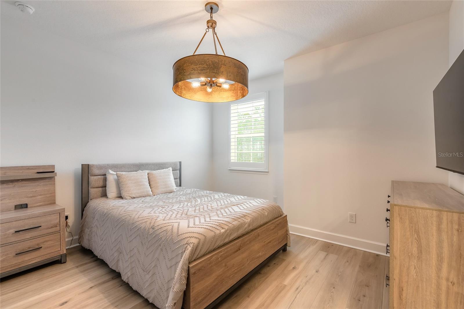 Image 30 of 91 For 6402 Limmerick Lane