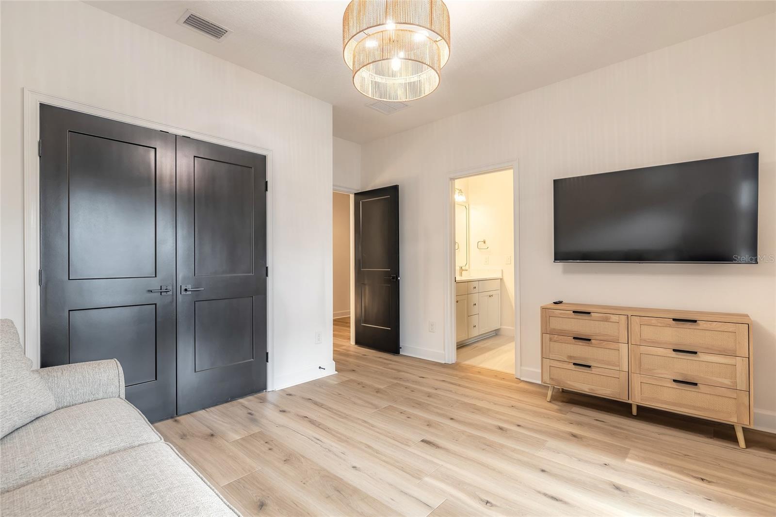 Image 35 of 91 For 6402 Limmerick Lane