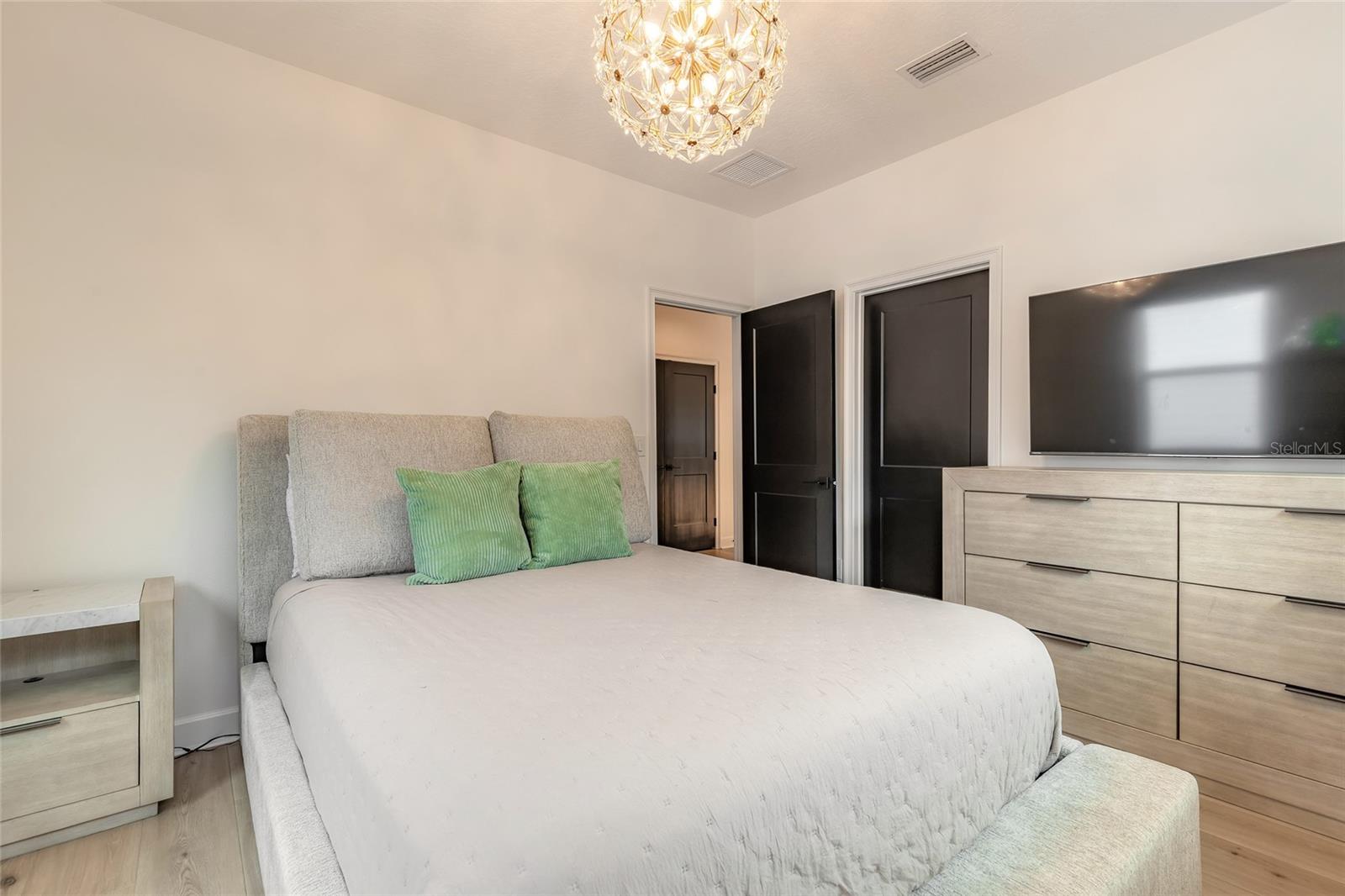 Image 39 of 91 For 6402 Limmerick Lane