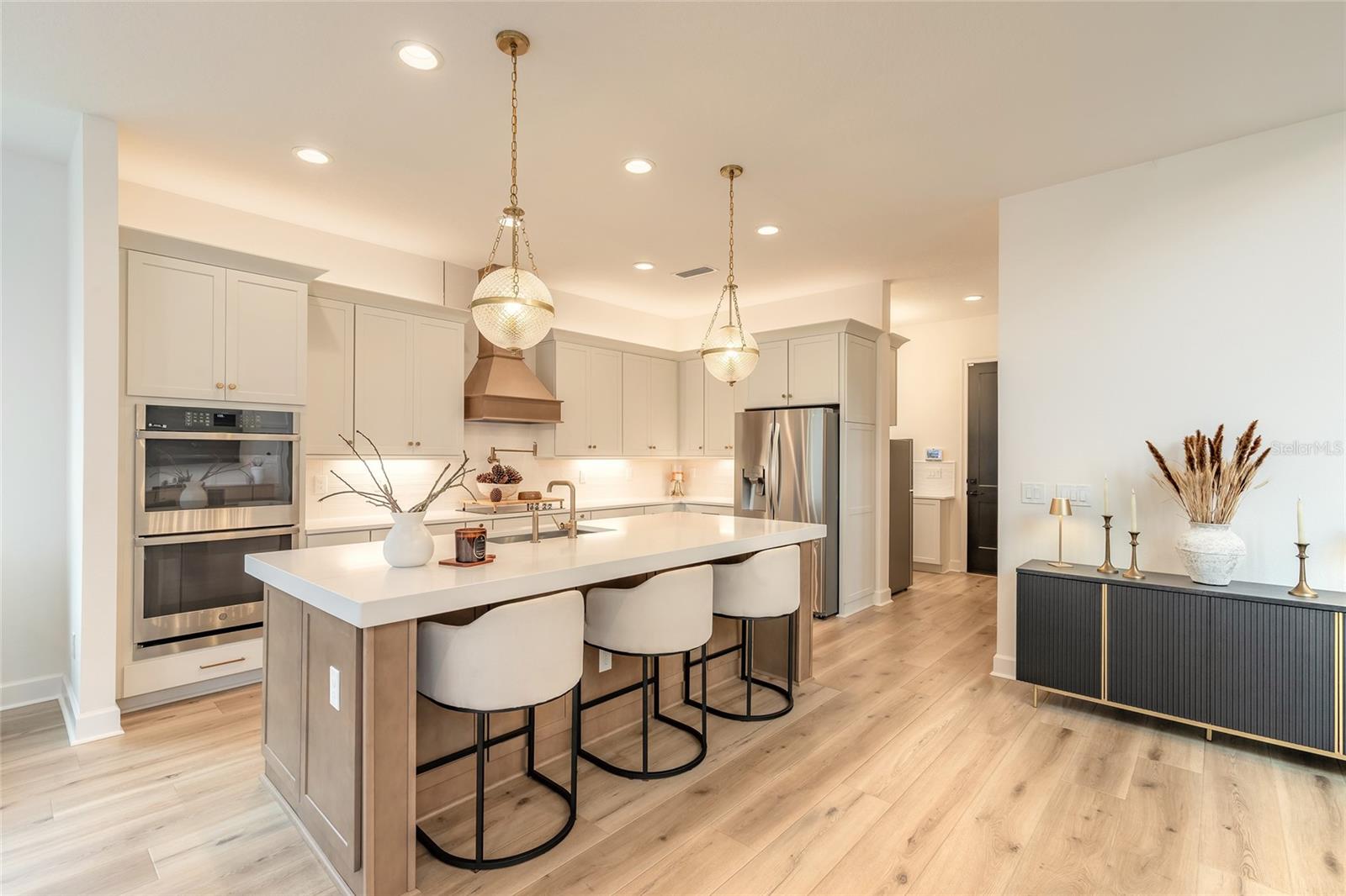 Image 8 of 91 For 6402 Limmerick Lane