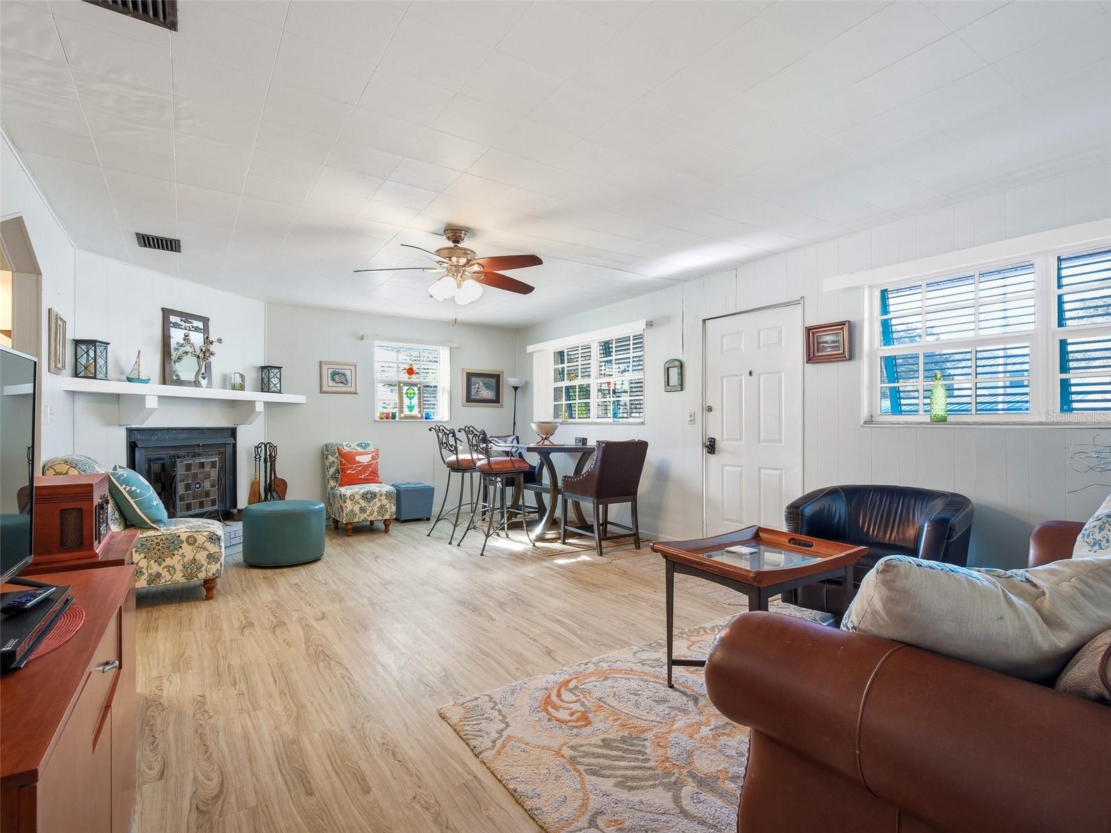 Image 17 of 59 For 813 11th Avenue