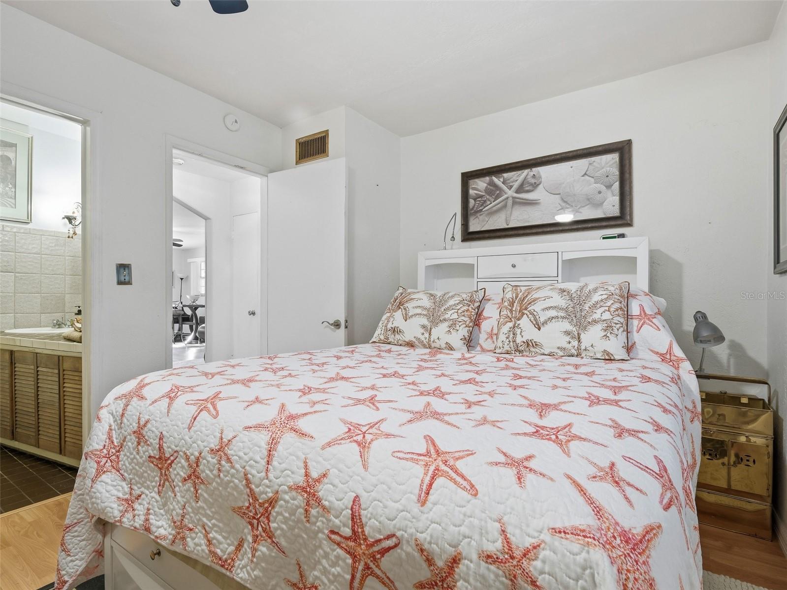 Image 25 of 59 For 813 11th Avenue