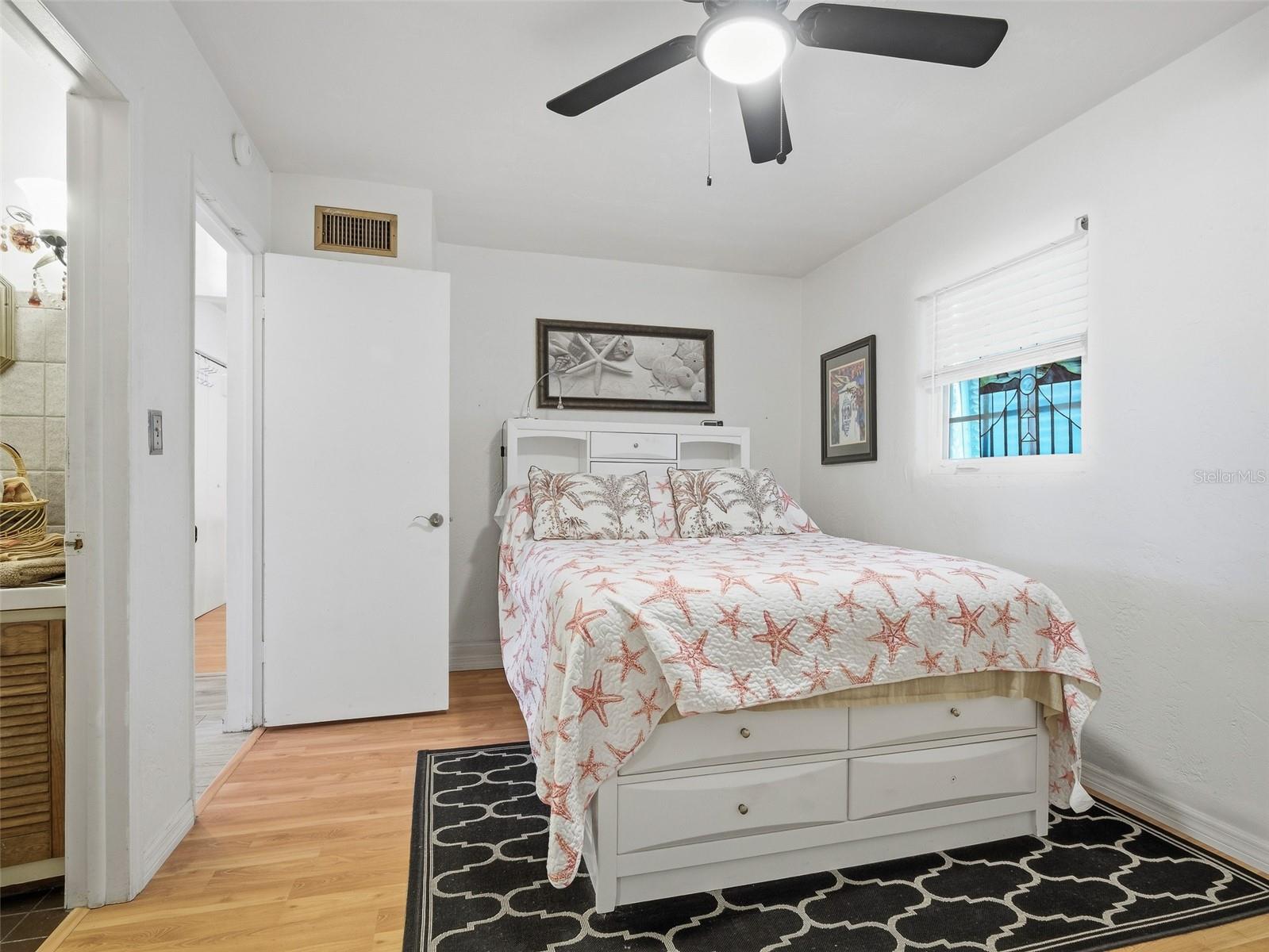 Image 26 of 59 For 813 11th Avenue