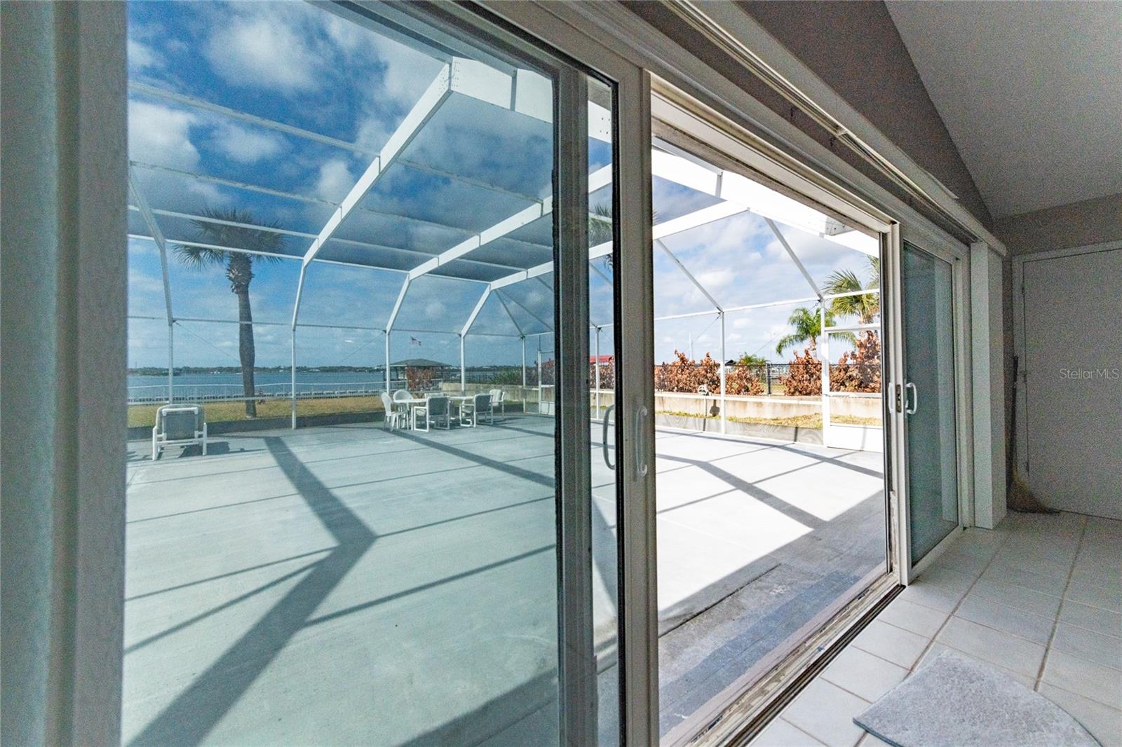 Image 14 of 38 For 3326 Peninsula Drive