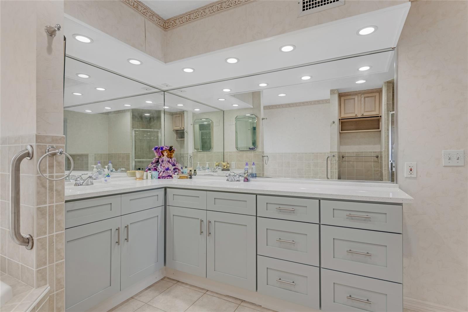 Image 18 of 38 For 3326 Peninsula Drive