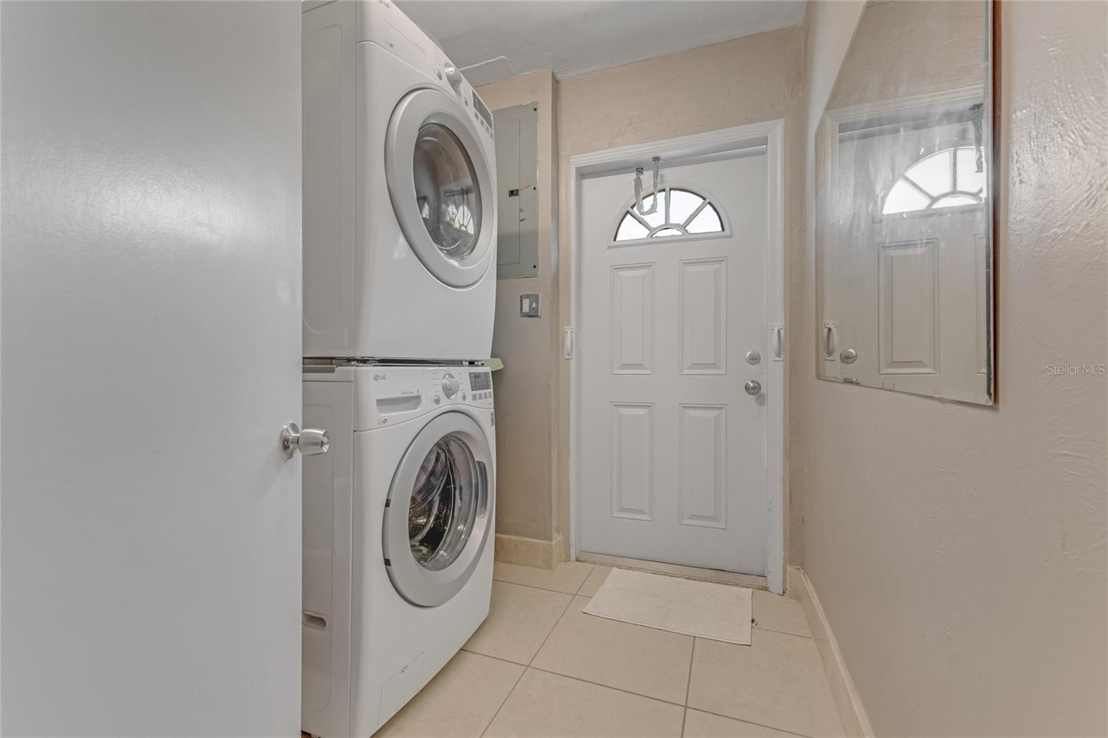 Image 26 of 38 For 3326 Peninsula Drive