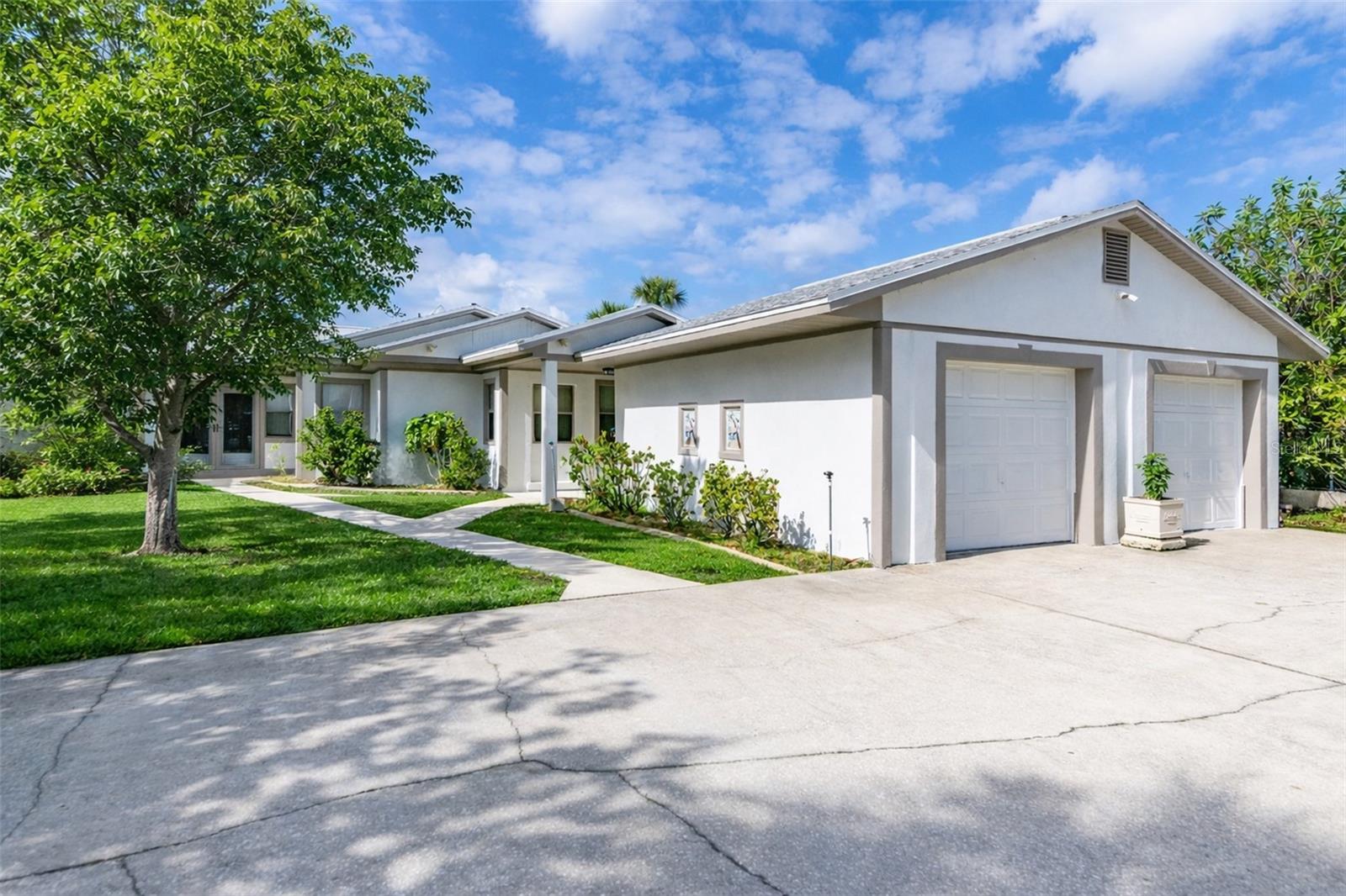 Image 4 of 38 For 3326 Peninsula Drive