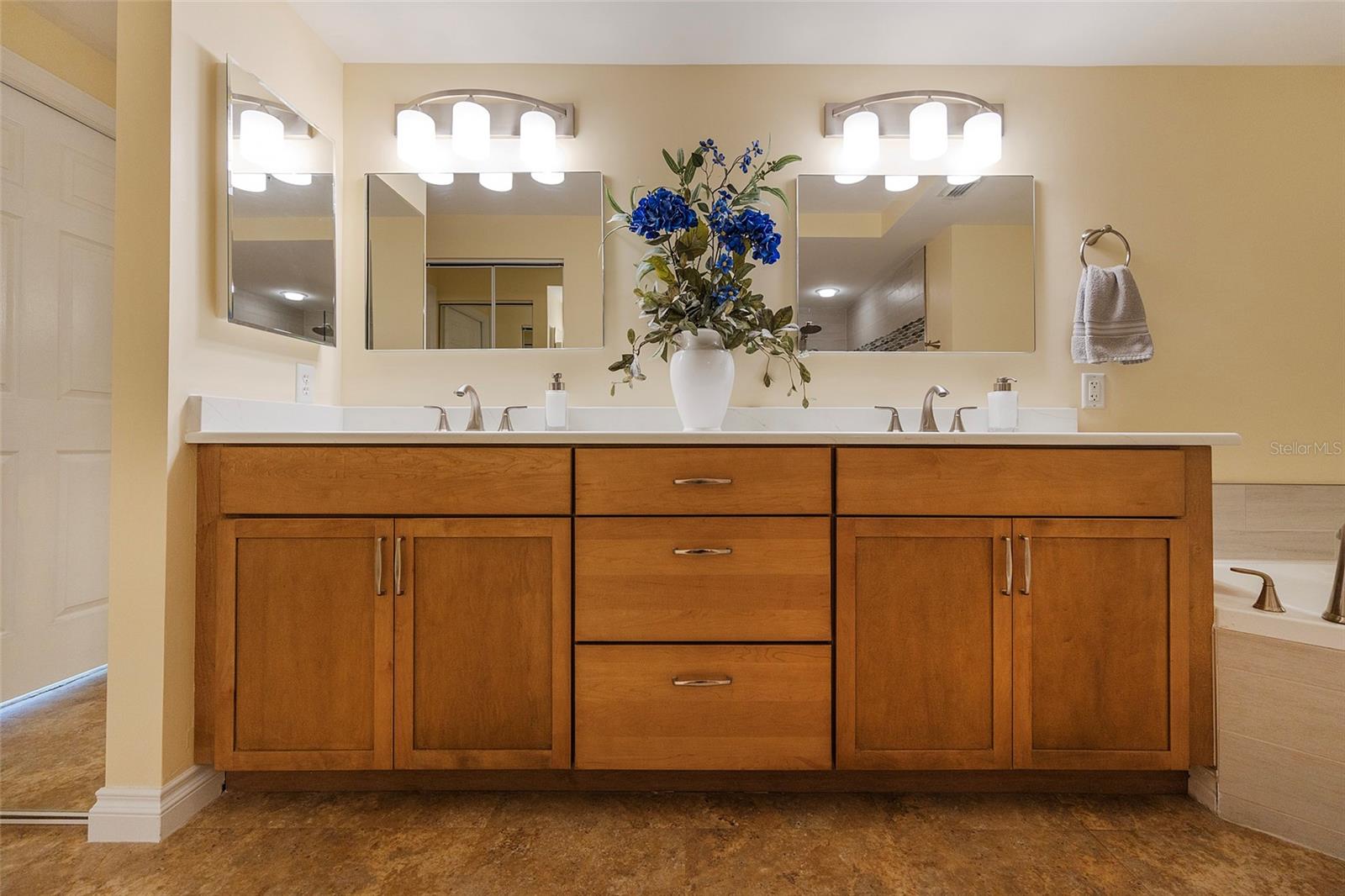 Image 26 of 64 For 4631 Atlantic Avenue 8601