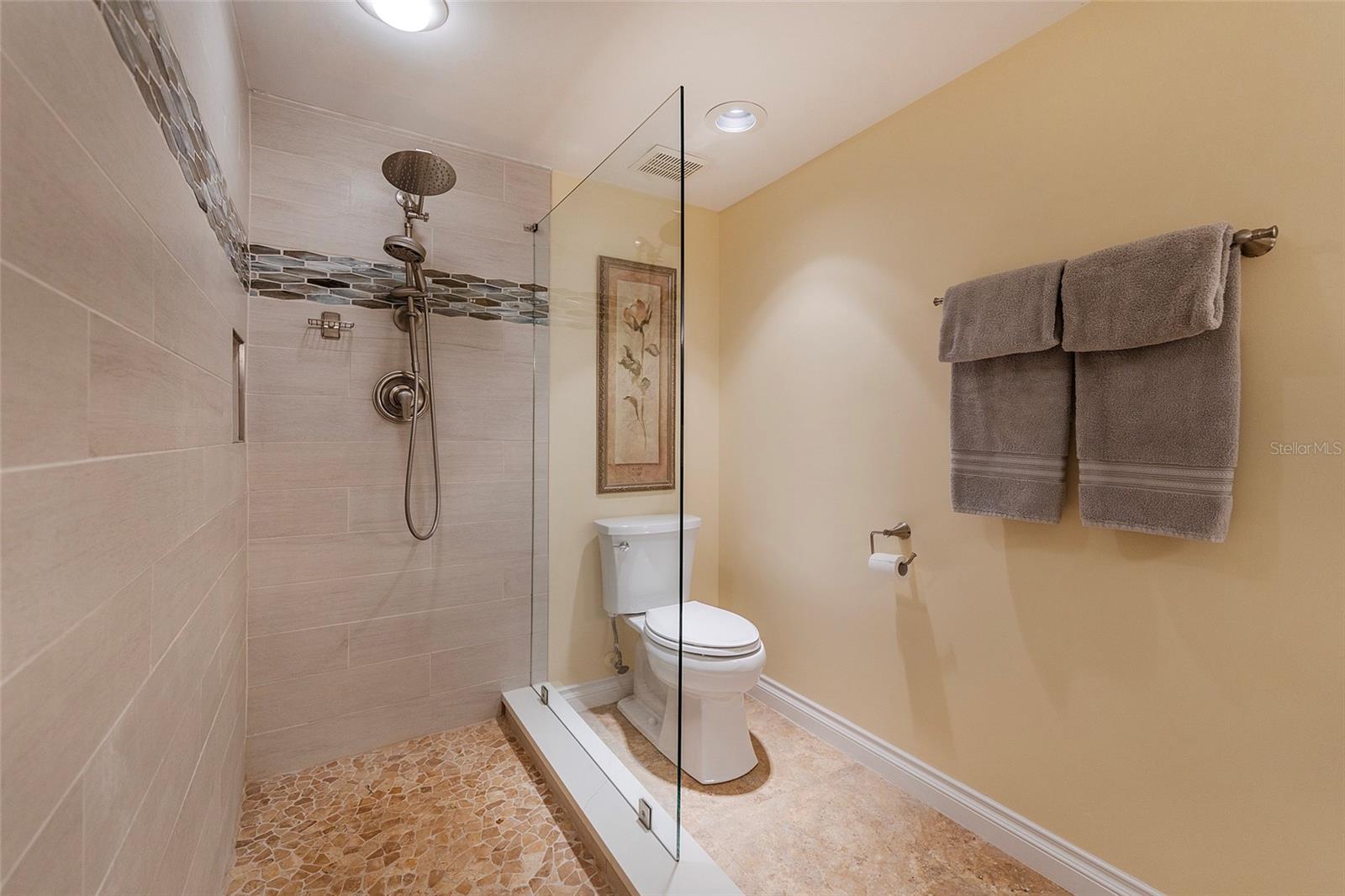 Image 28 of 64 For 4631 Atlantic Avenue 8601