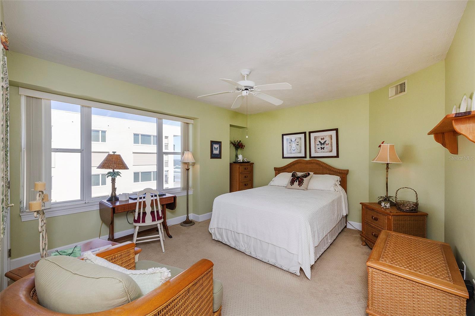 Image 34 of 64 For 4631 Atlantic Avenue 8601