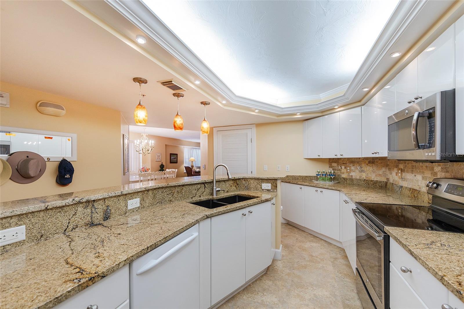 Image 49 of 64 For 4631 Atlantic Avenue 8601