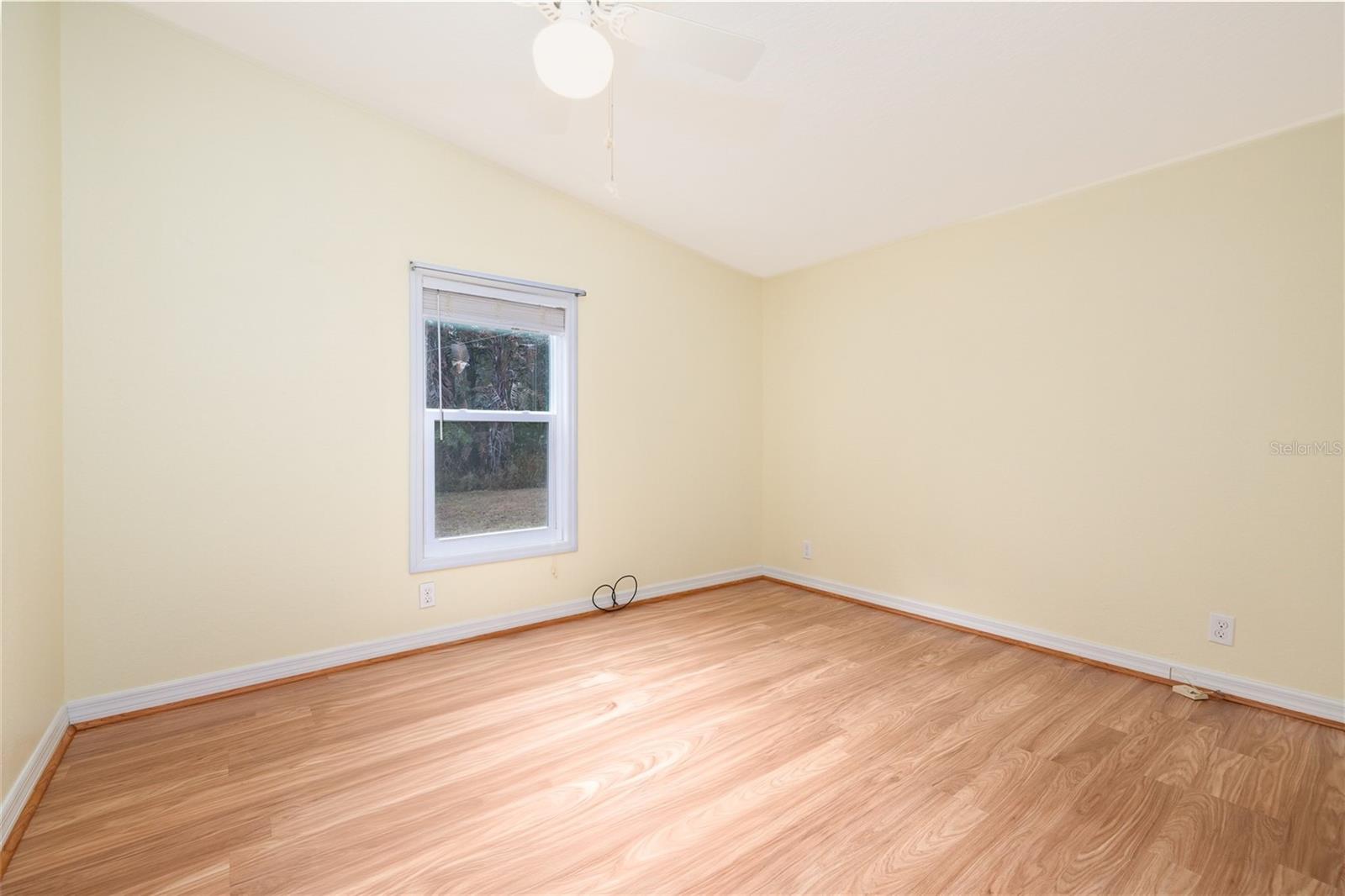 Image 16 of 45 For 522 Starboard Avenue