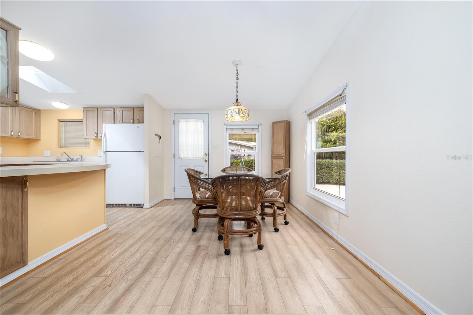 Image 8 of 45 For 522 Starboard Avenue