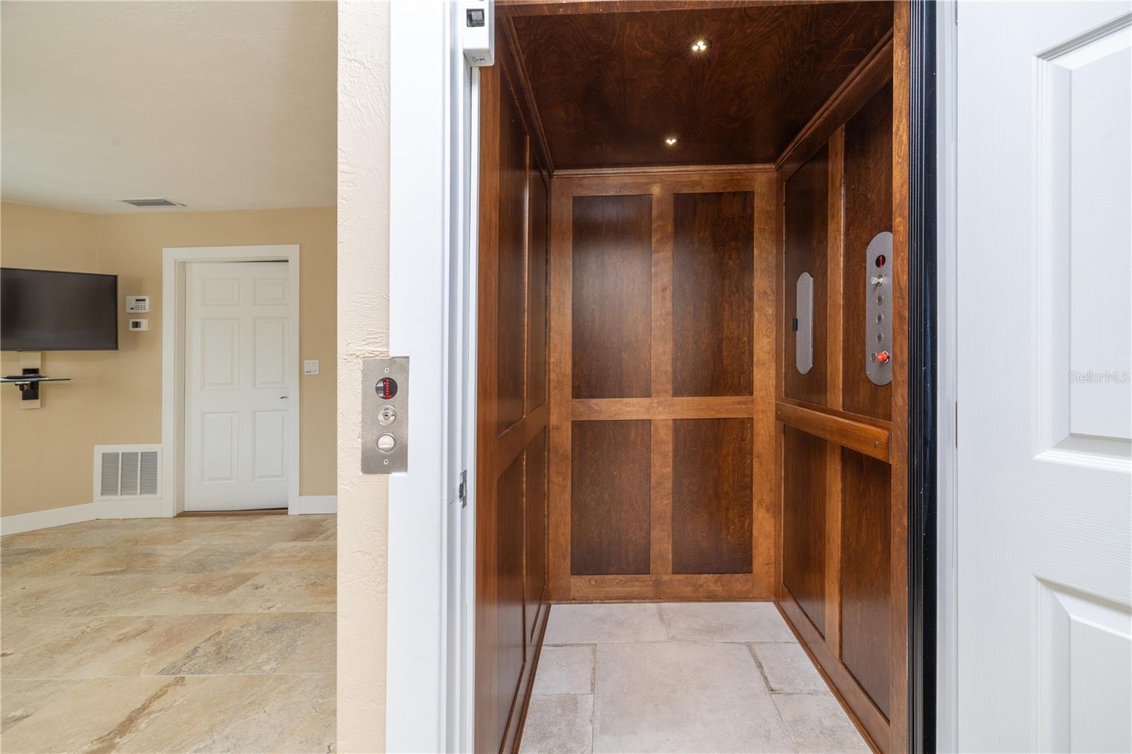 Image 22 of 51 For 6260 Atlantic Avenue