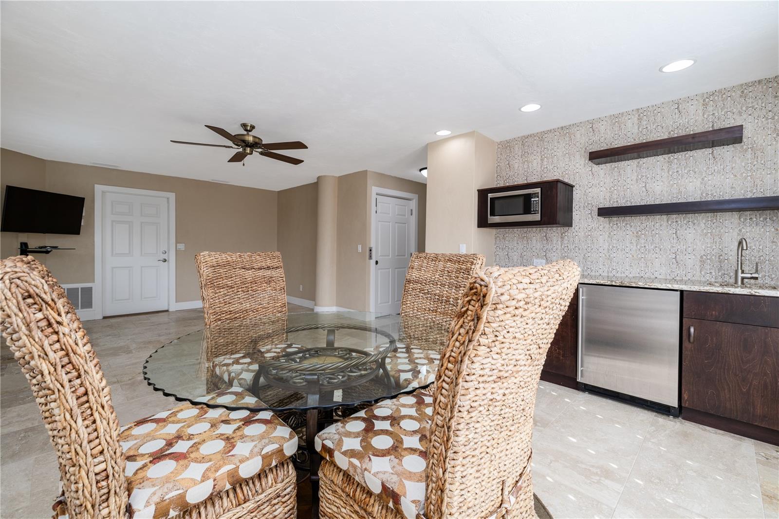 Image 32 of 51 For 6260 Atlantic Avenue