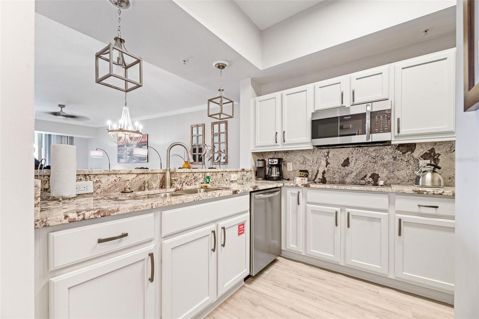 Image 13 of 46 For 102 Yacht Harbor Drive 176