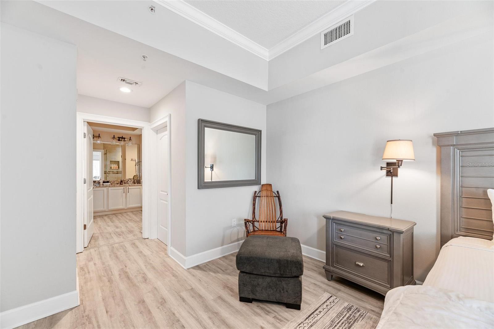 Image 19 of 46 For 102 Yacht Harbor Drive 176