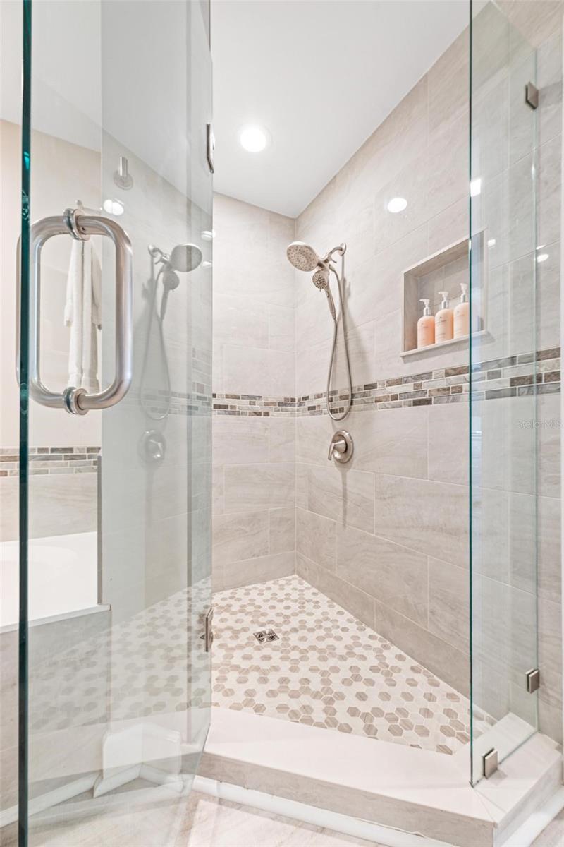 Image 23 of 46 For 102 Yacht Harbor Drive 176