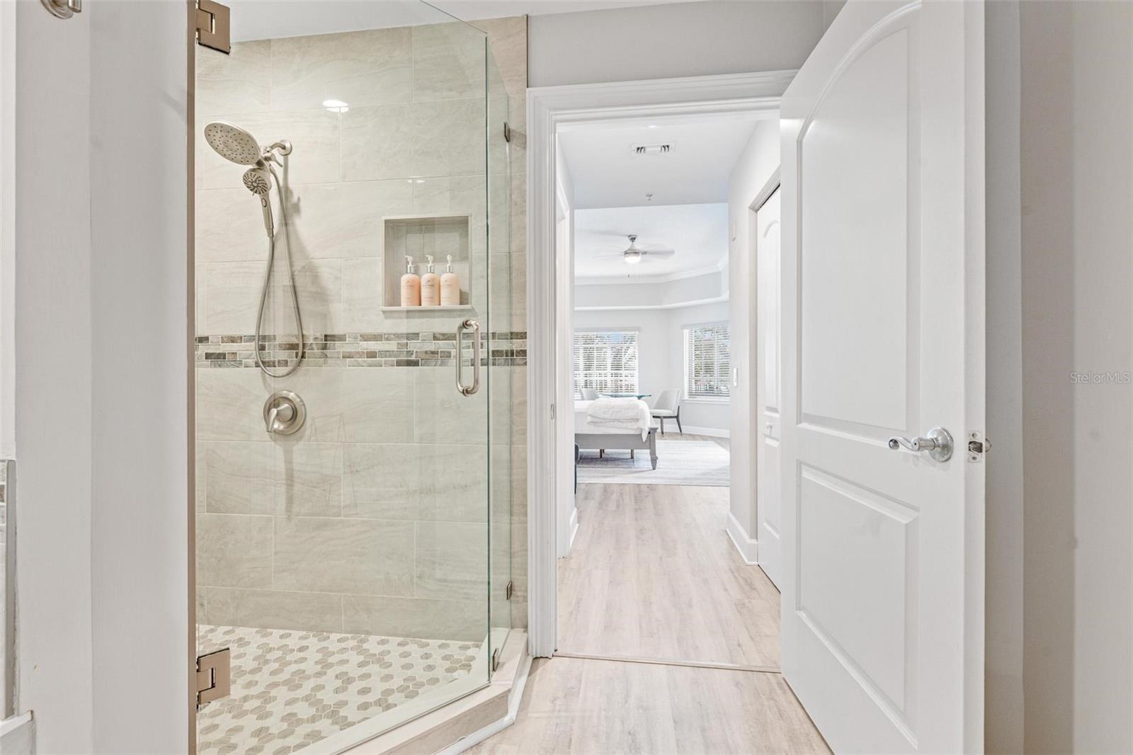 Image 24 of 46 For 102 Yacht Harbor Drive 176